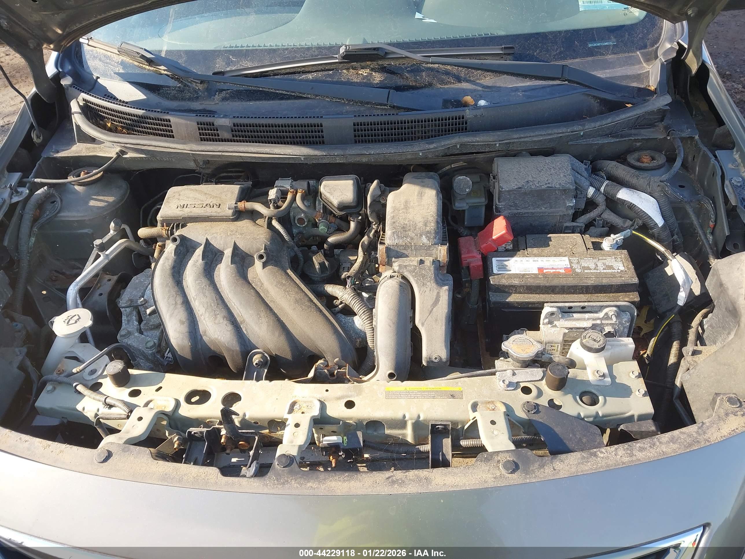 NISSAN VERSA image 10
