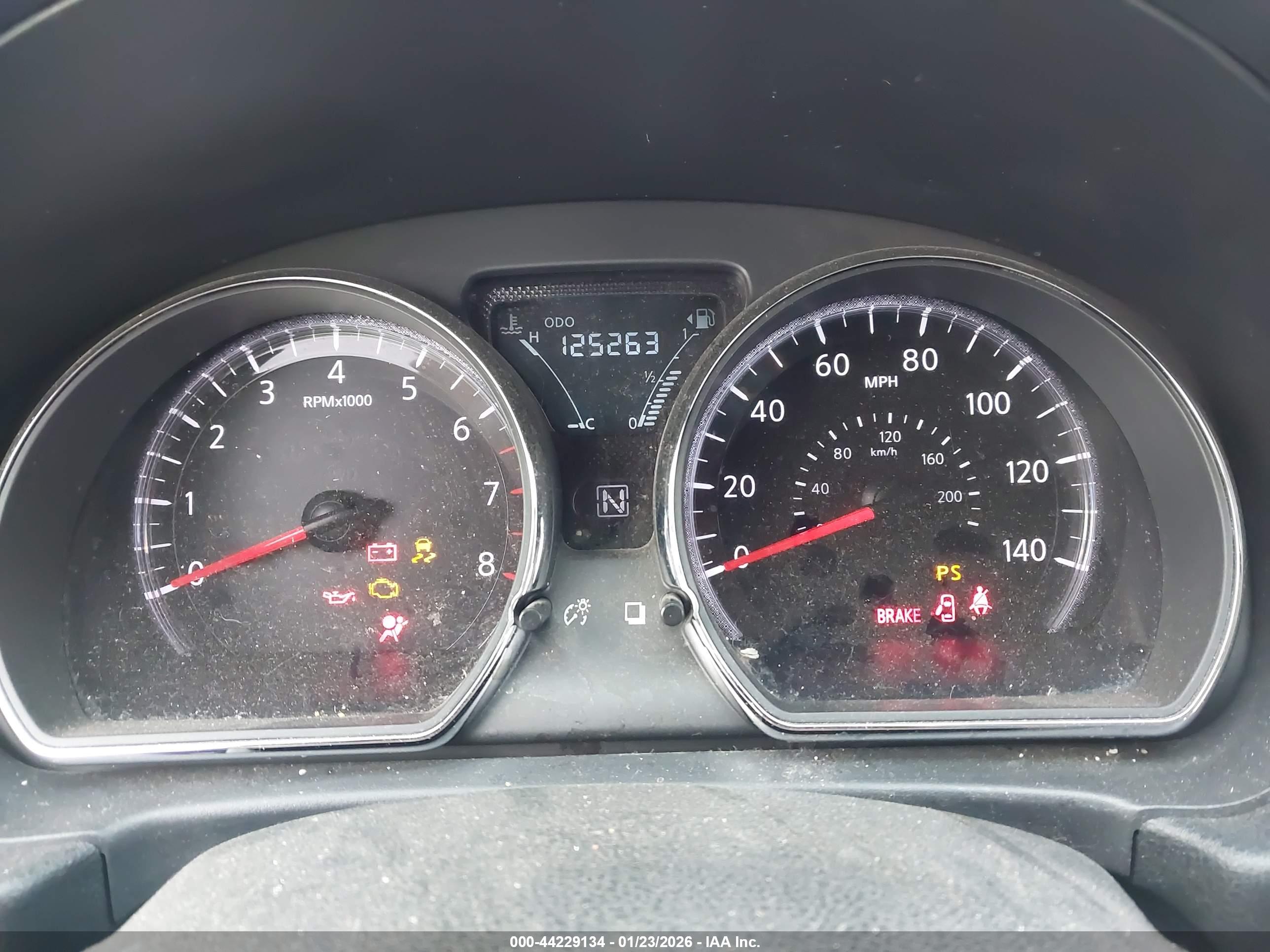NISSAN VERSA image 7