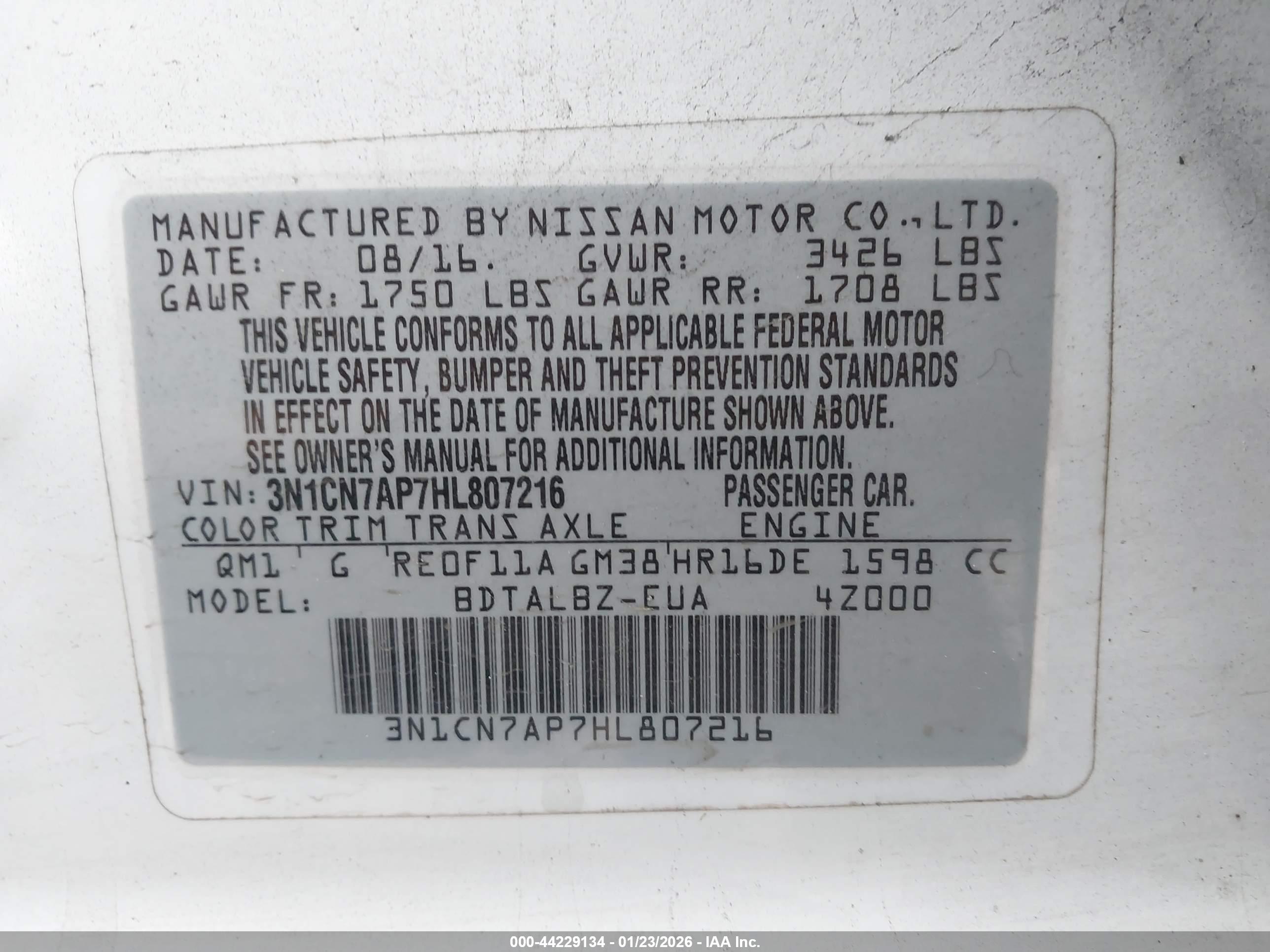 NISSAN VERSA image 9