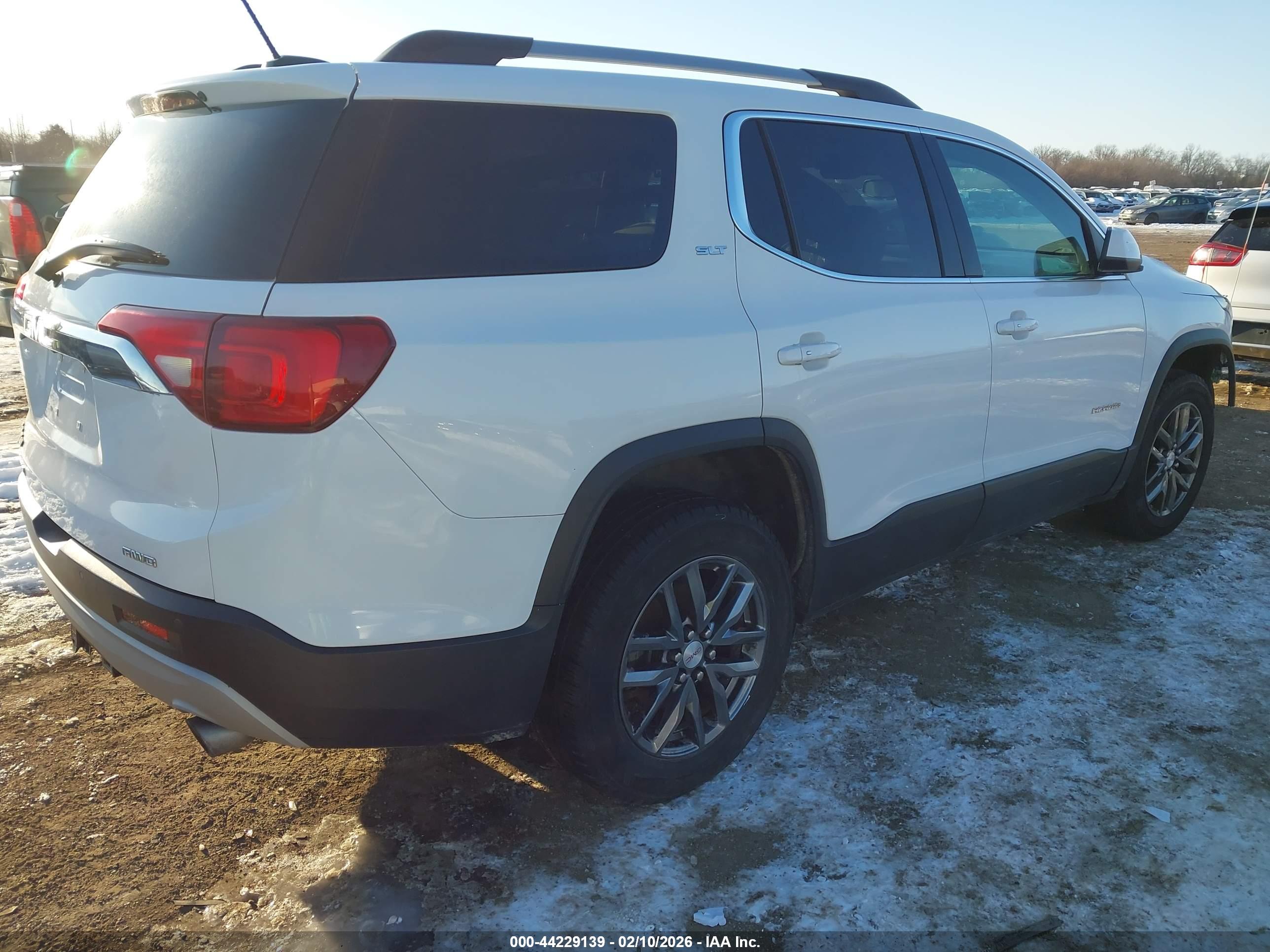 GMC ACADIA image 4