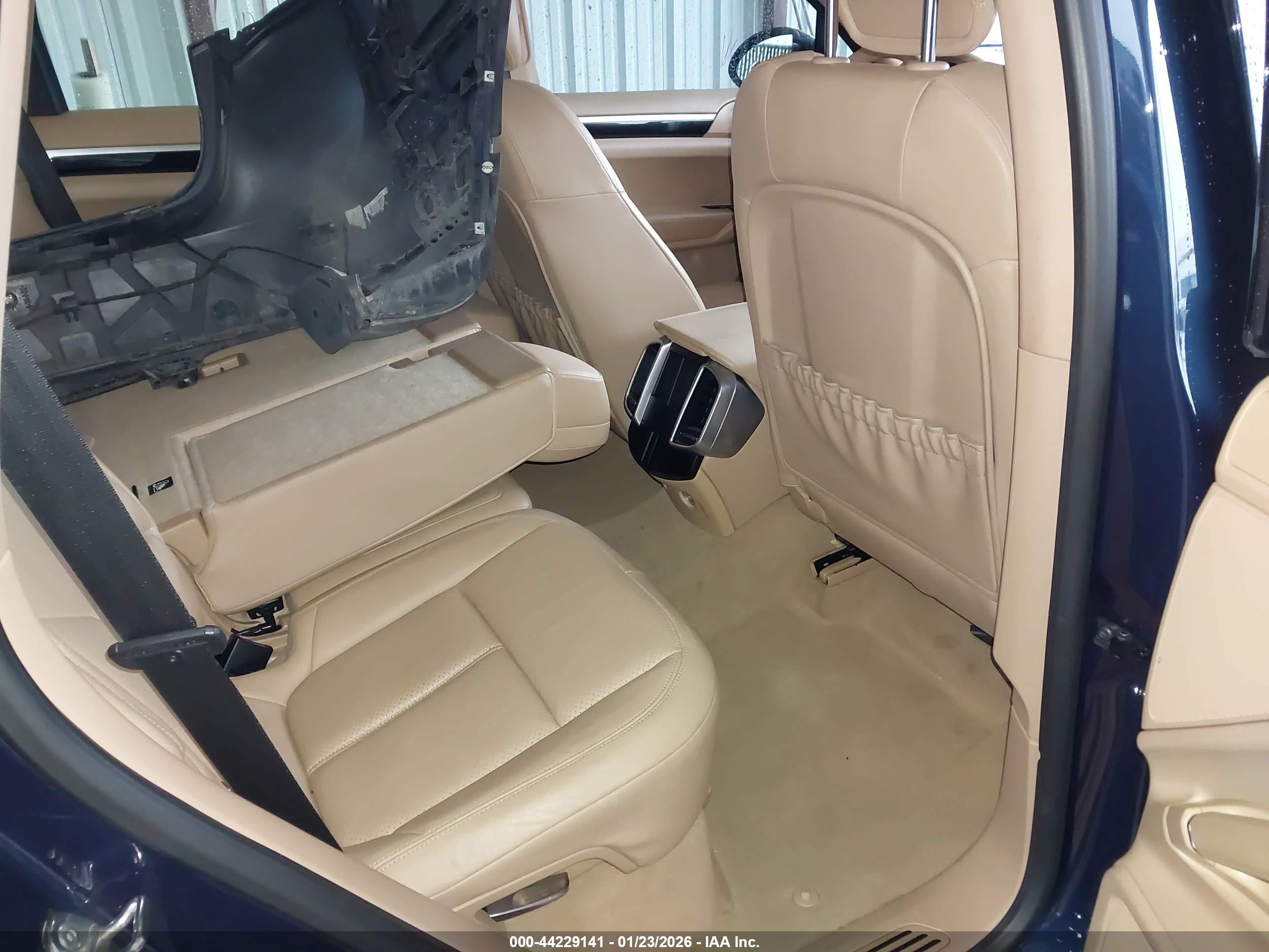 PORSCHE CAYENNE image 8