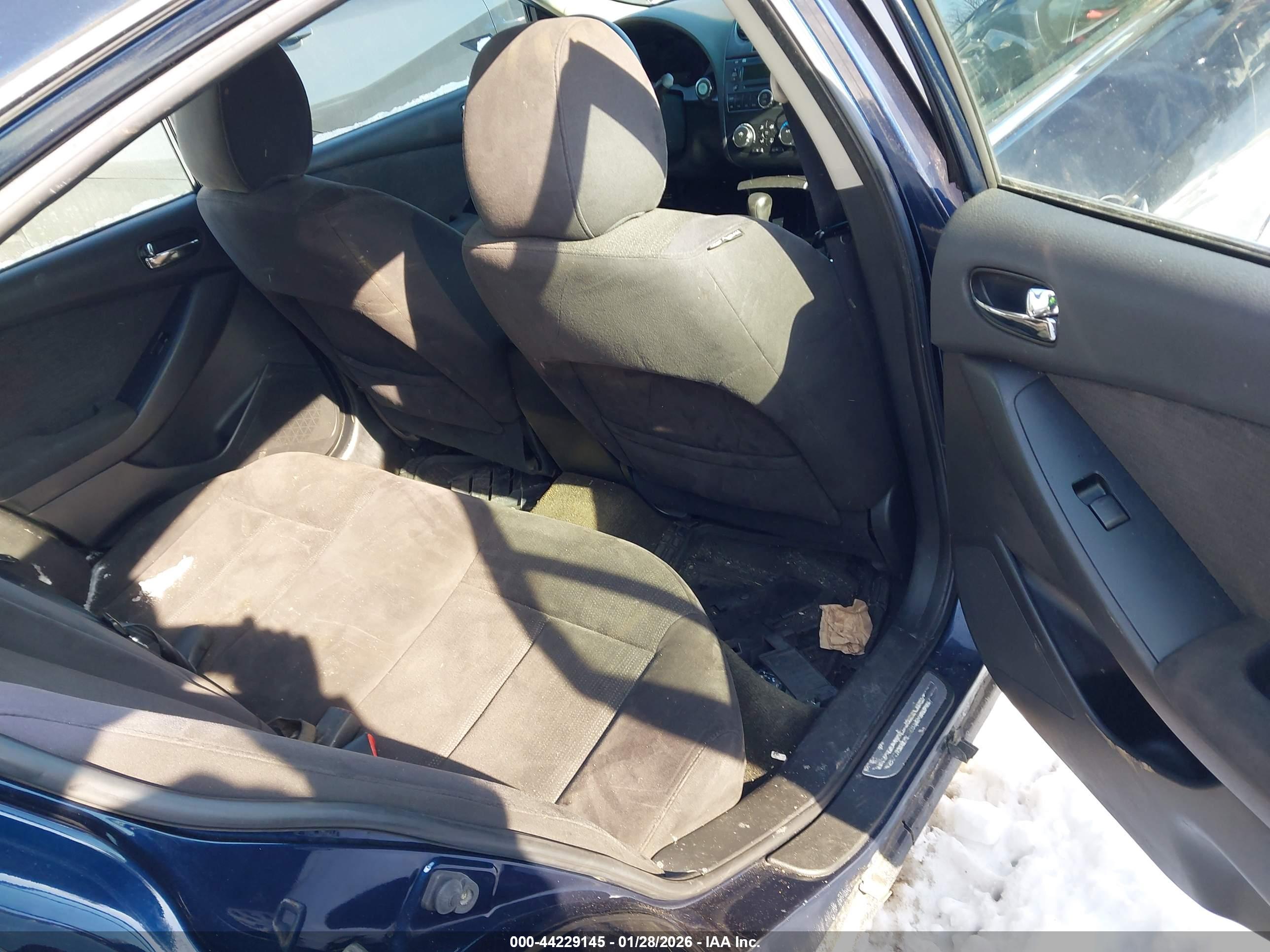 NISSAN ALTIMA image 8
