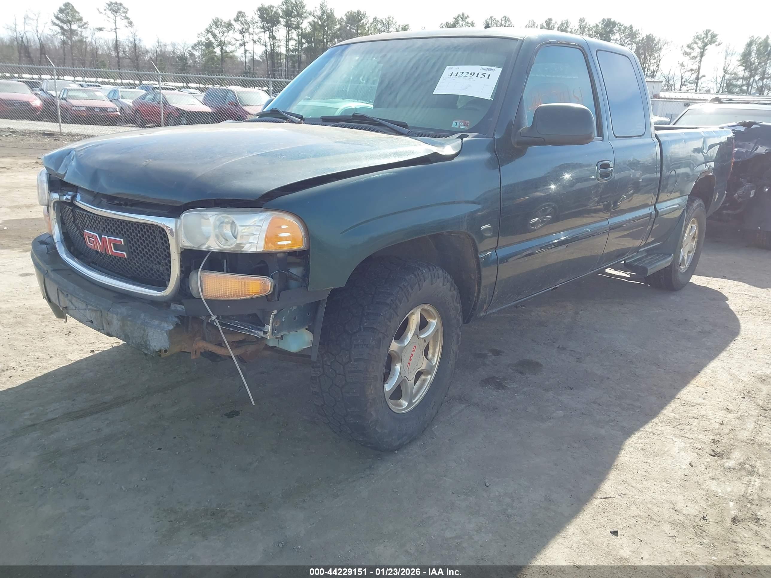 GMC SIERRA image 2
