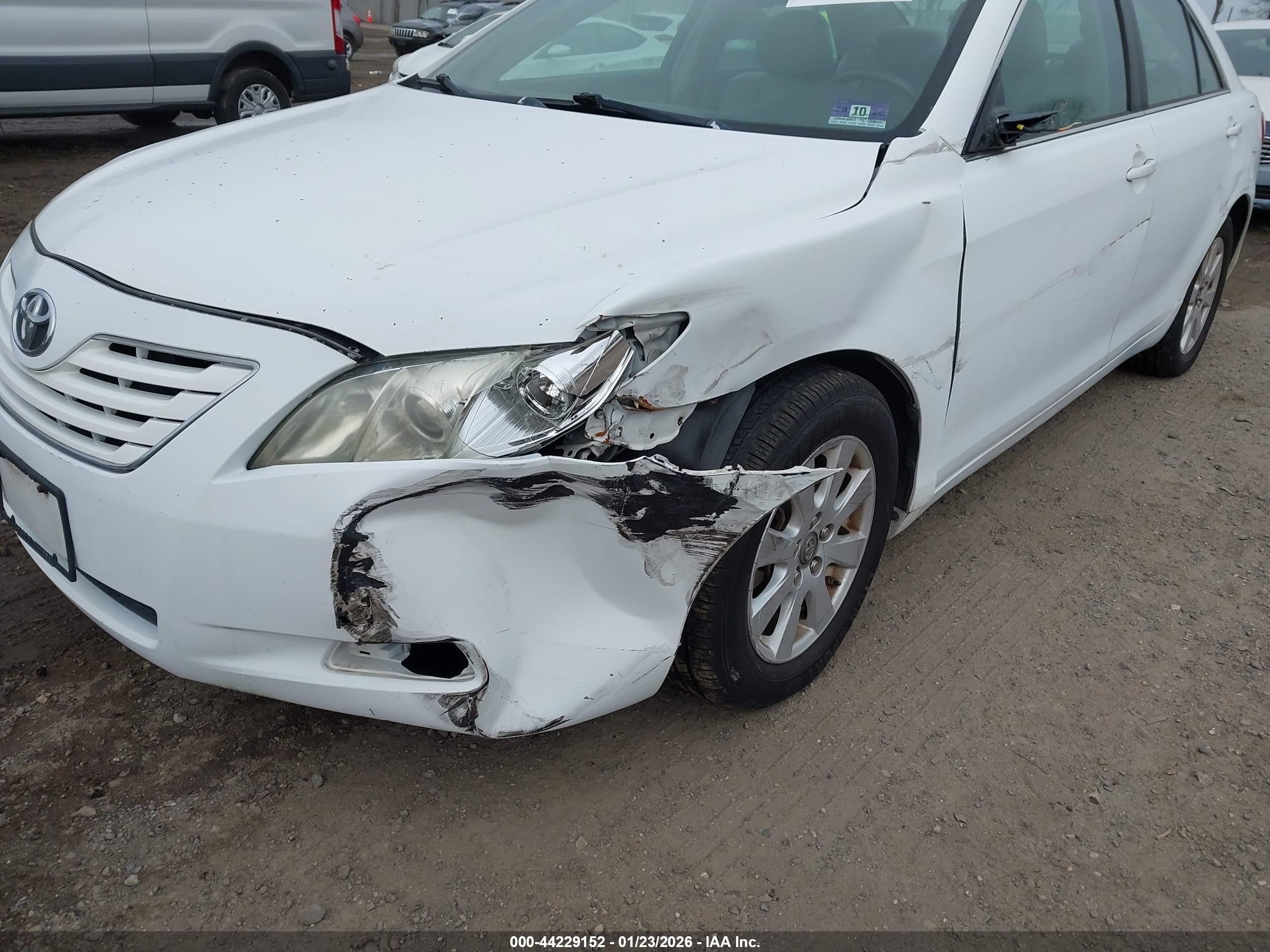 TOYOTA CAMRY image 6