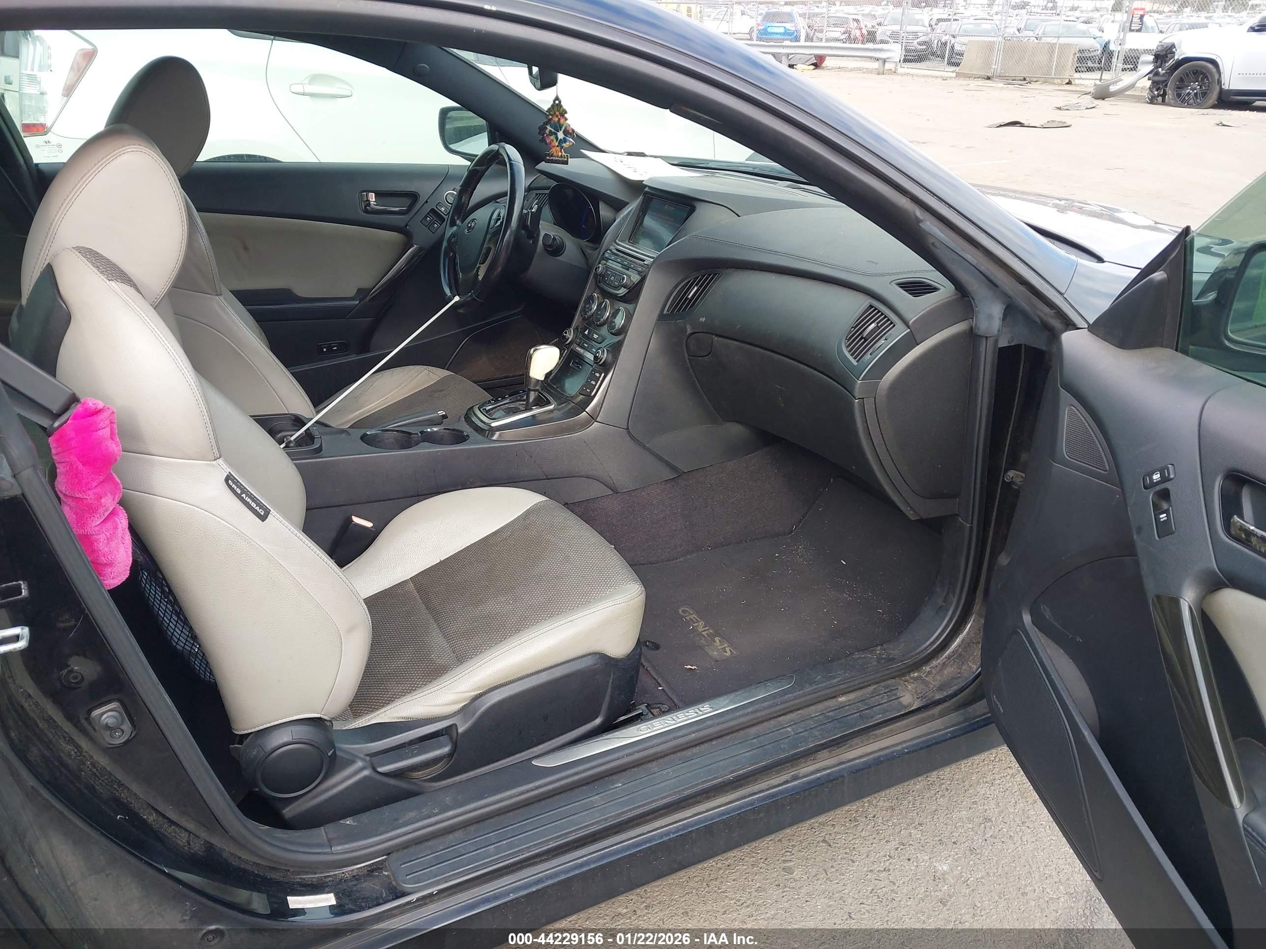 HYUNDAI GENESIS image 5