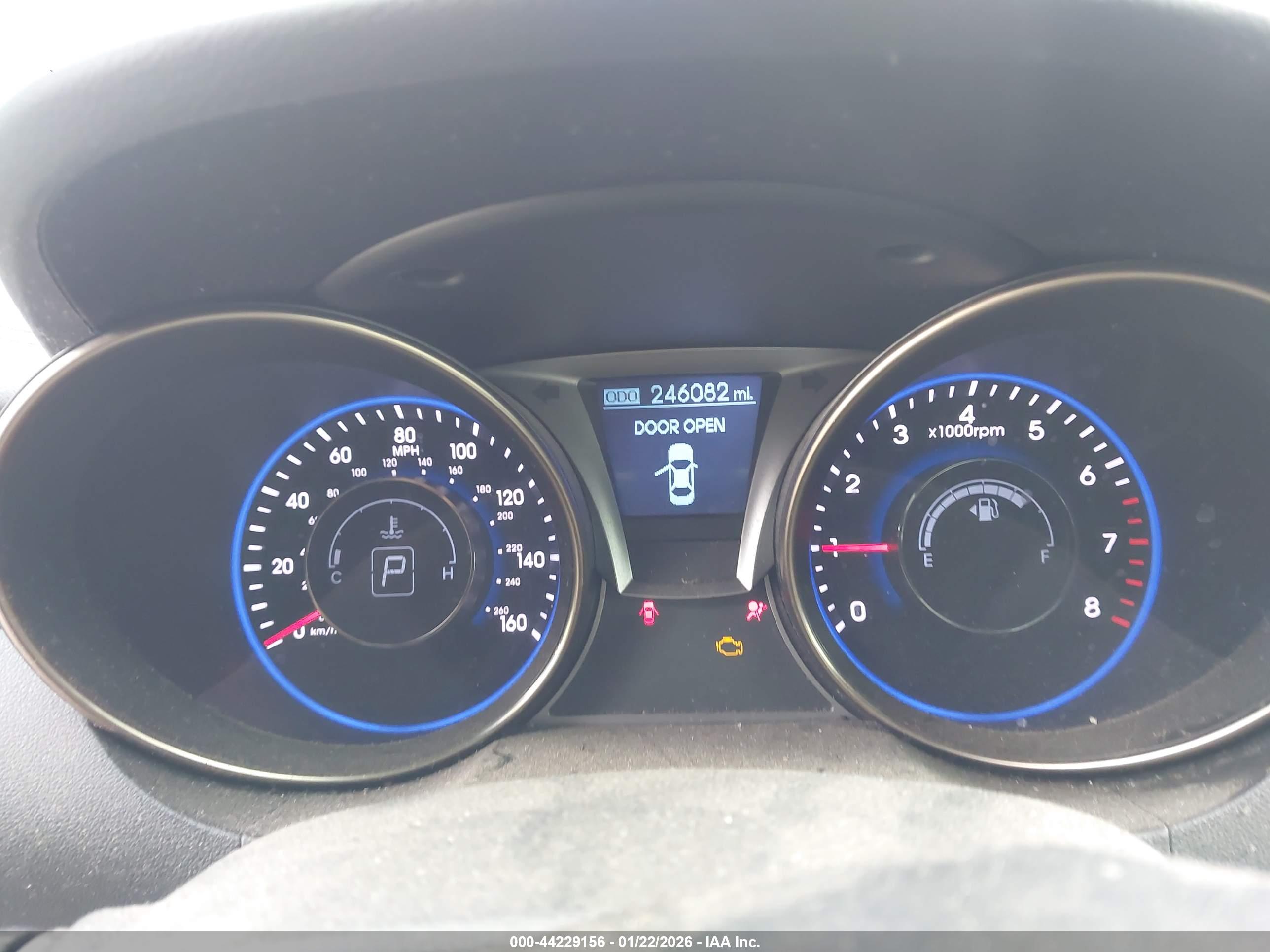 HYUNDAI GENESIS image 7