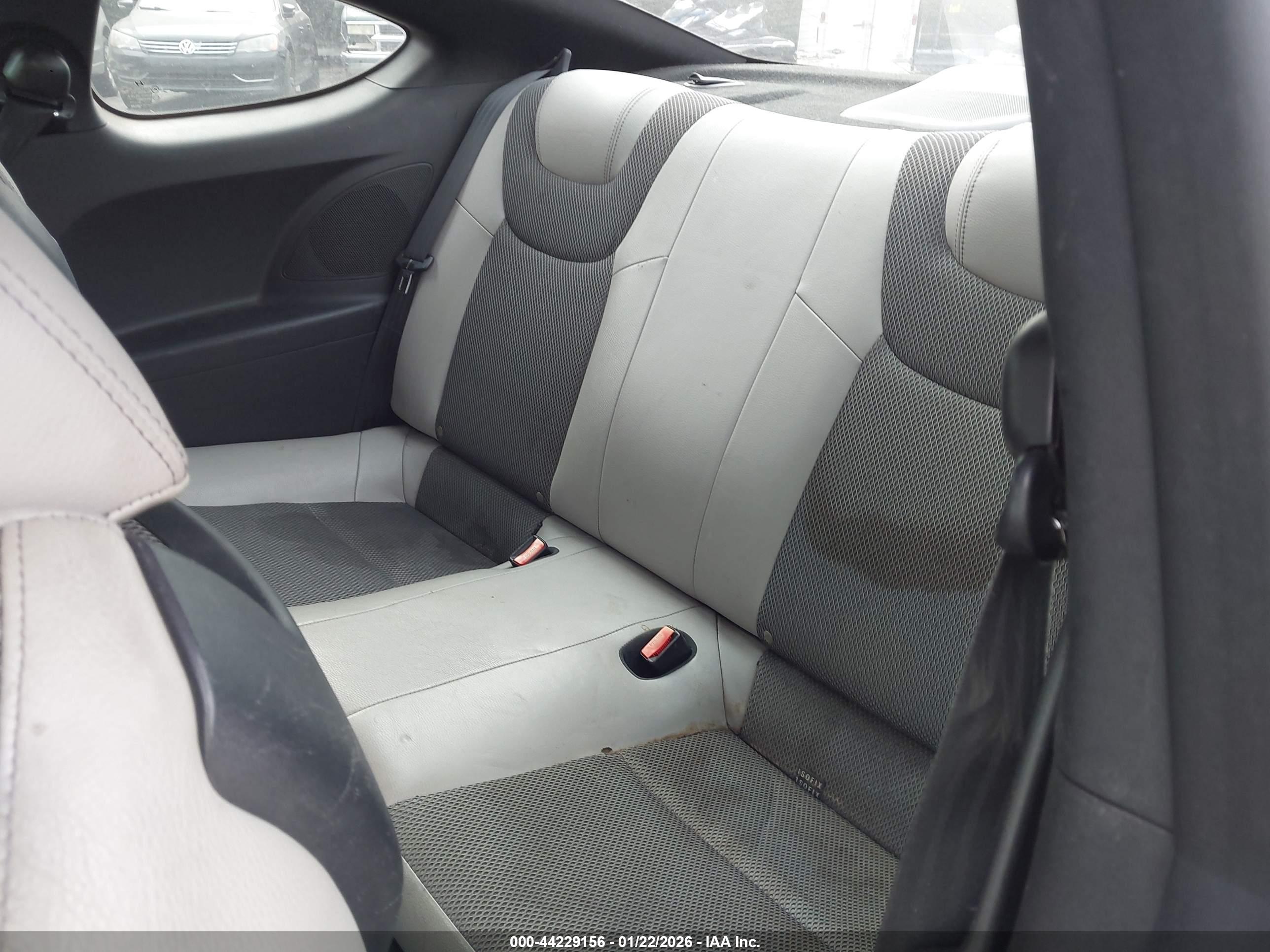 HYUNDAI GENESIS image 8