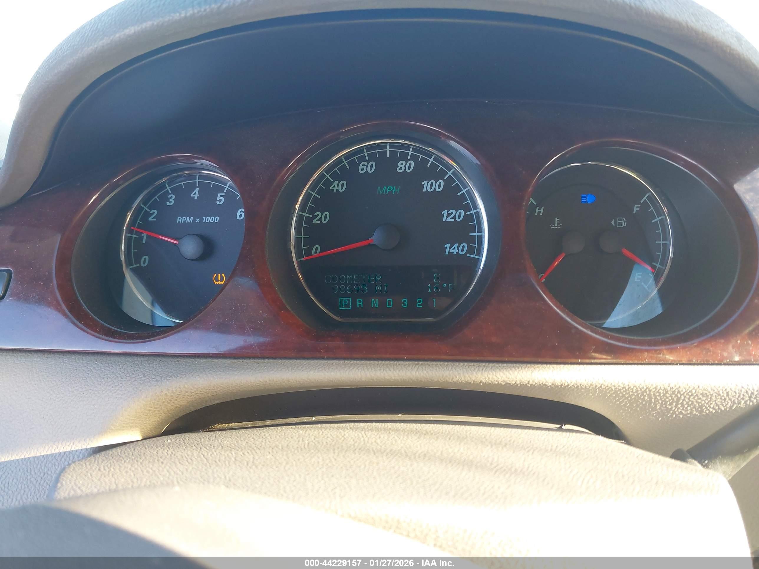 BUICK LUCERNE image 7