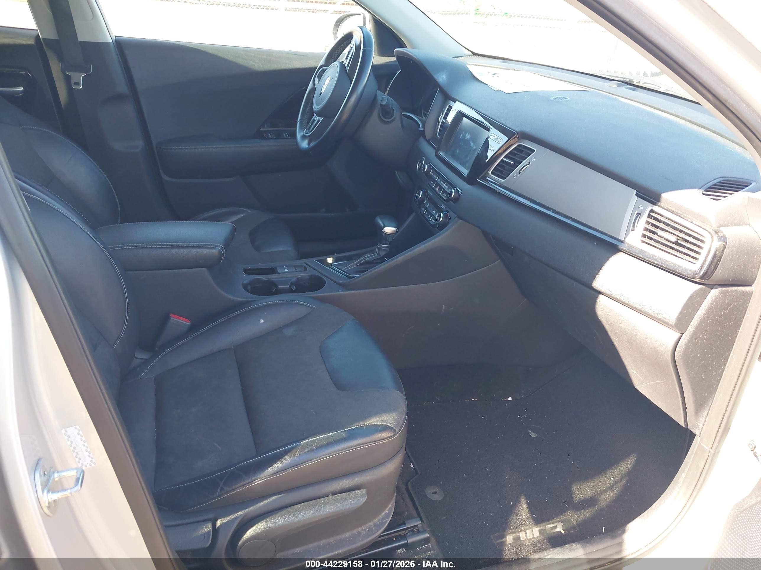 KIA NIRO image 5