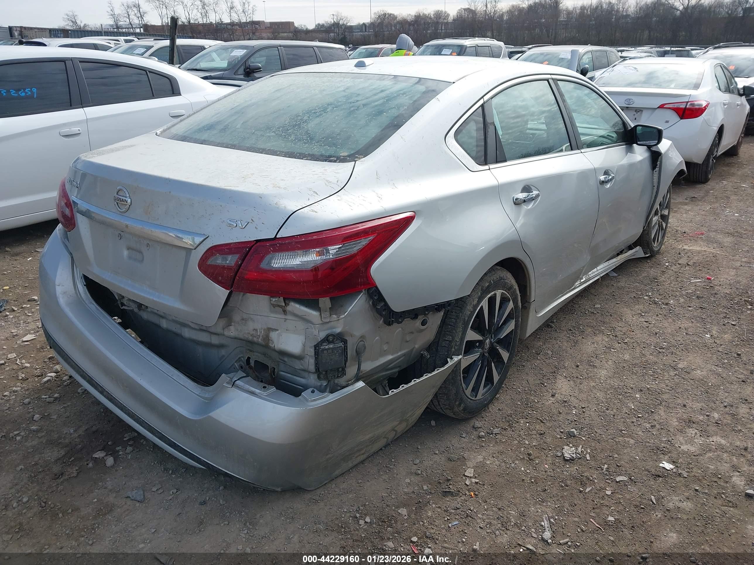 NISSAN ALTIMA image 4