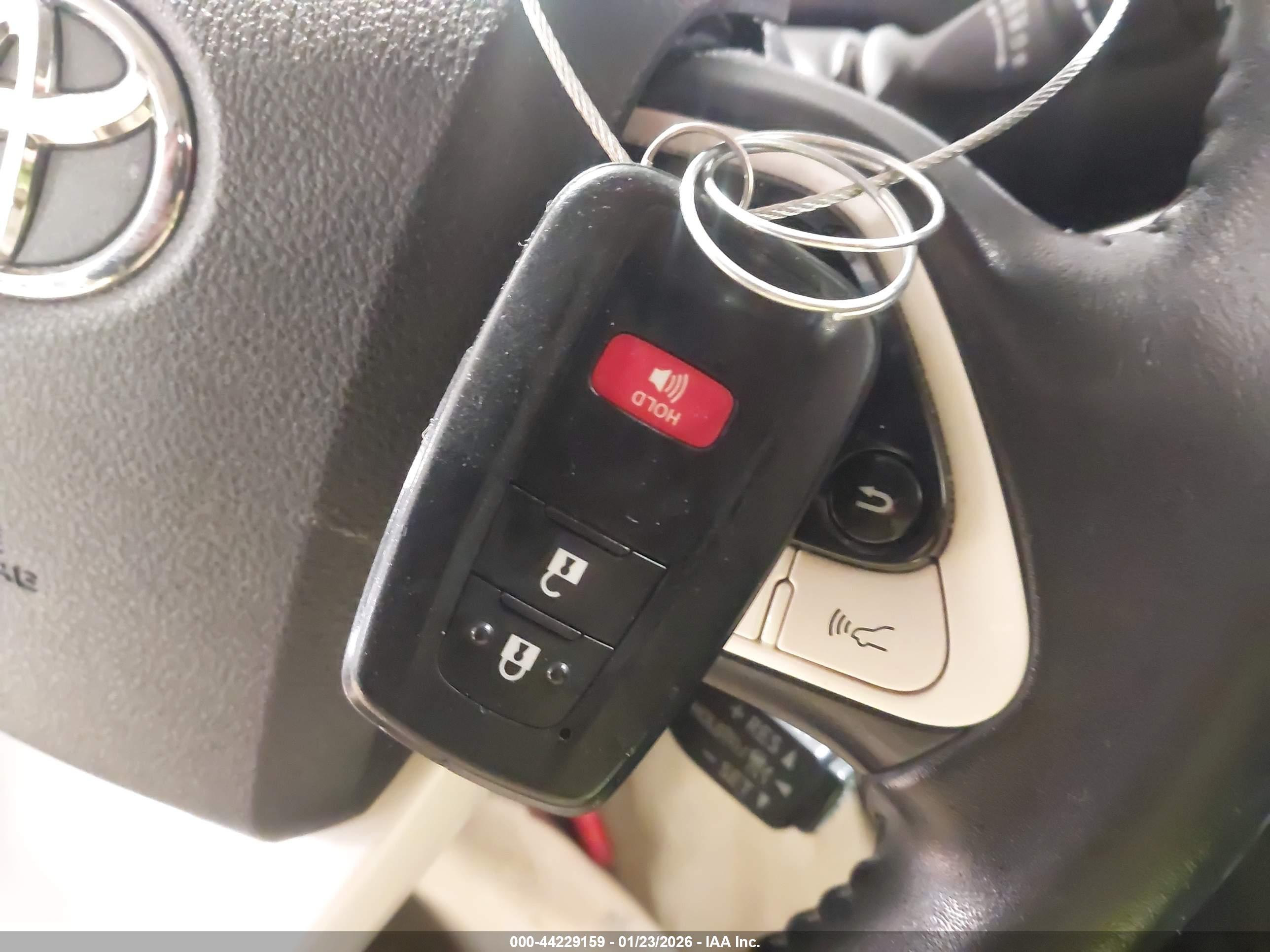 TOYOTA PRIUS image 11