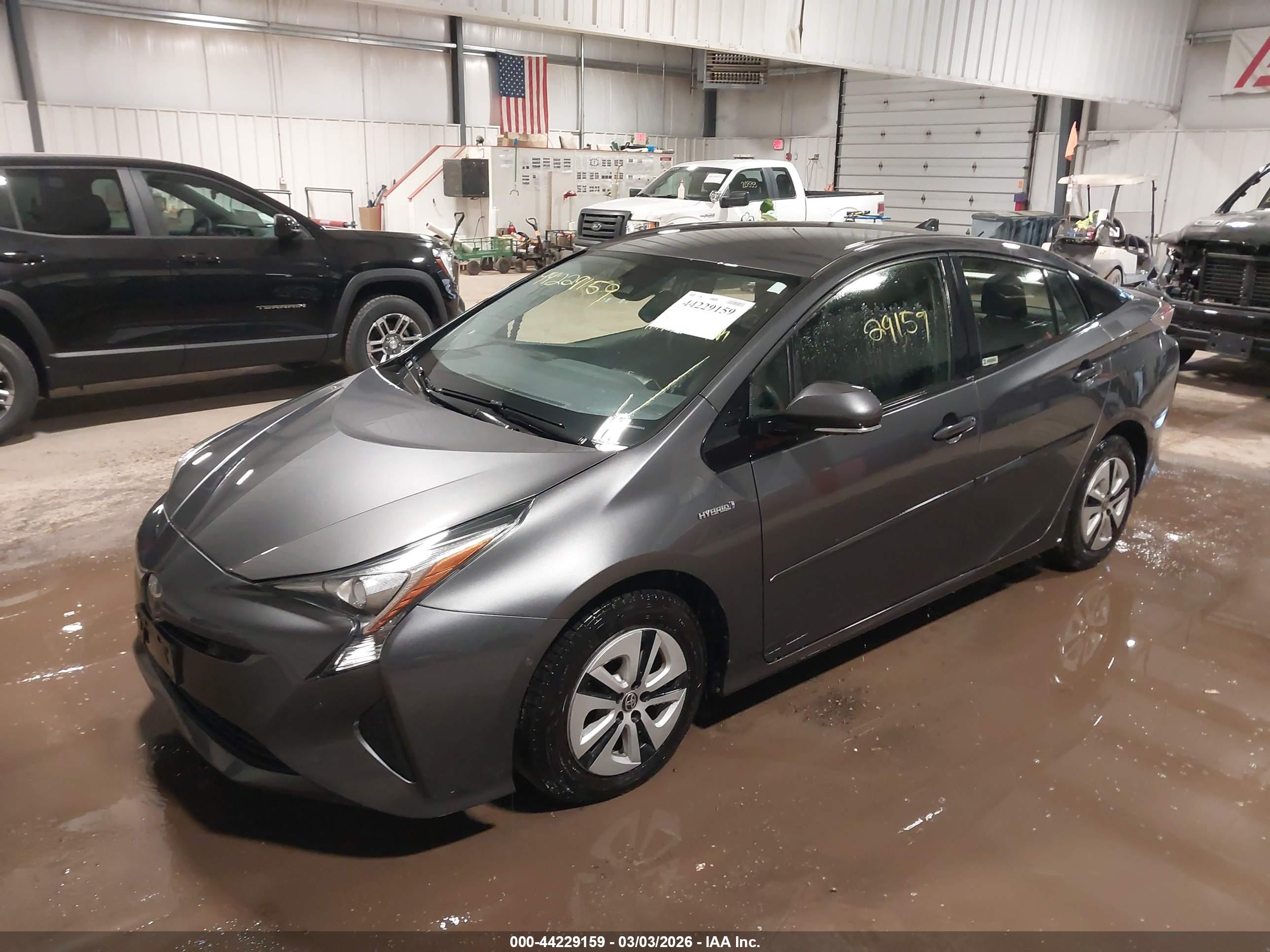 TOYOTA PRIUS image 2