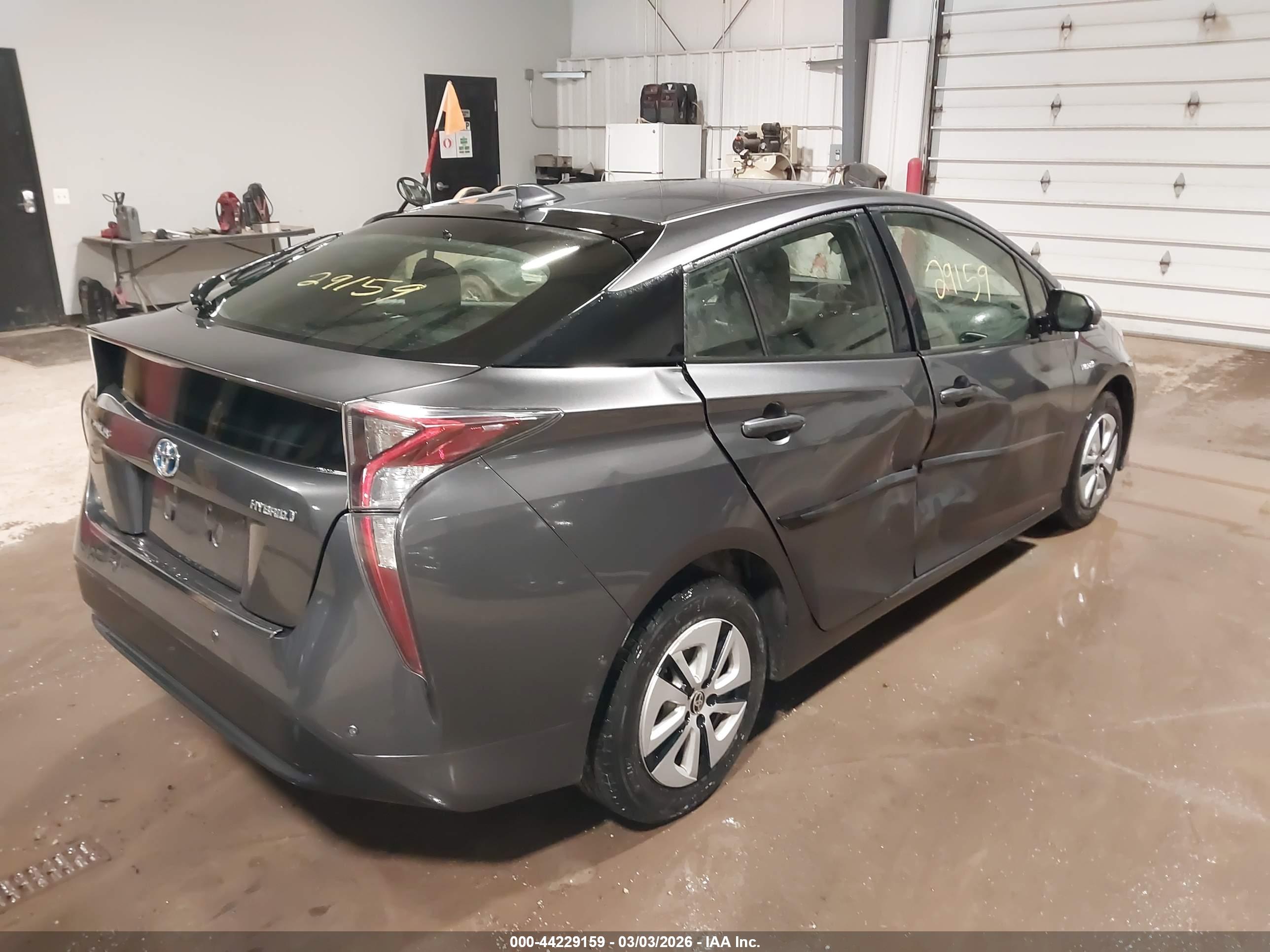 TOYOTA PRIUS image 4