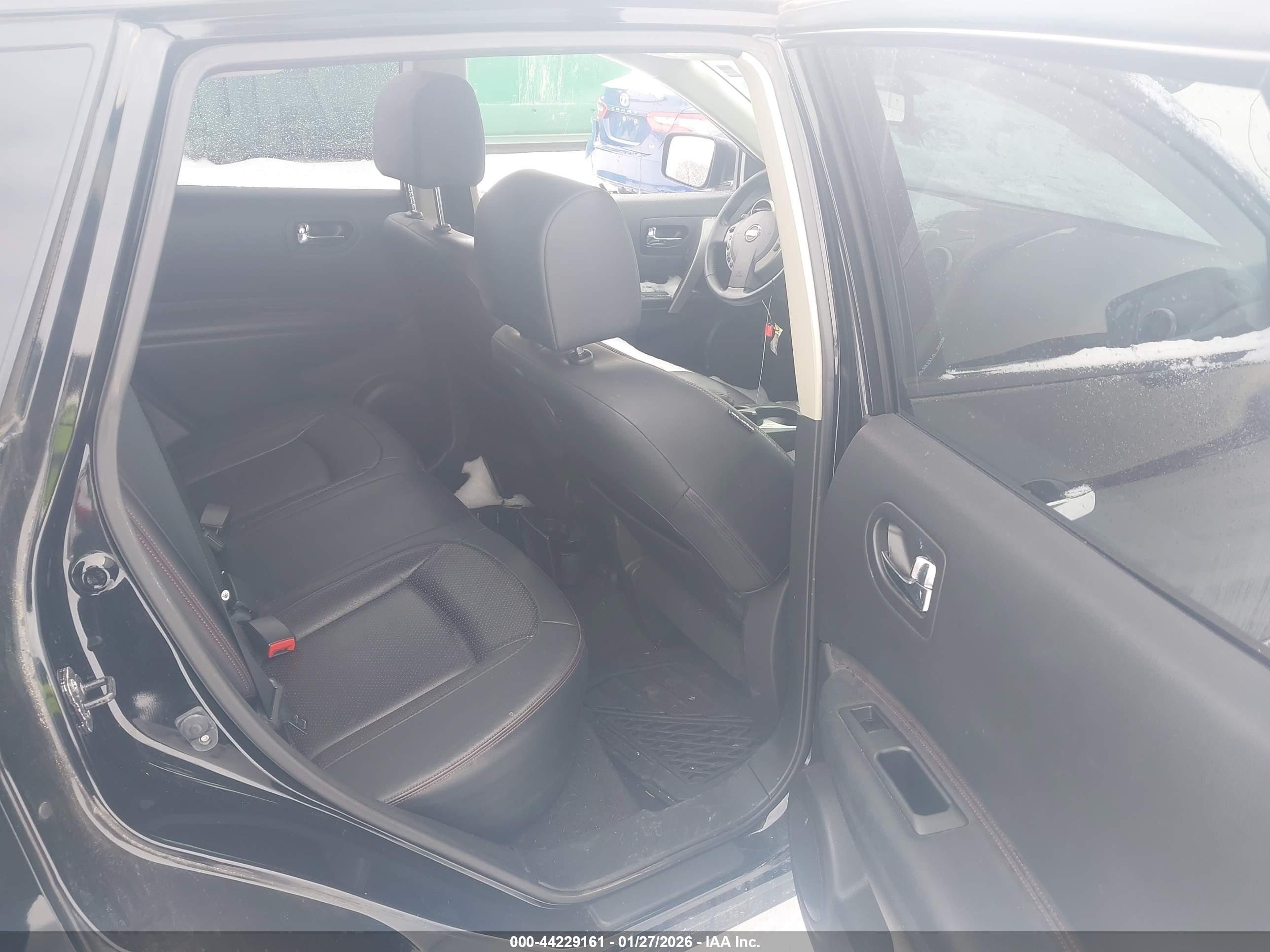 NISSAN ROGUE image 8