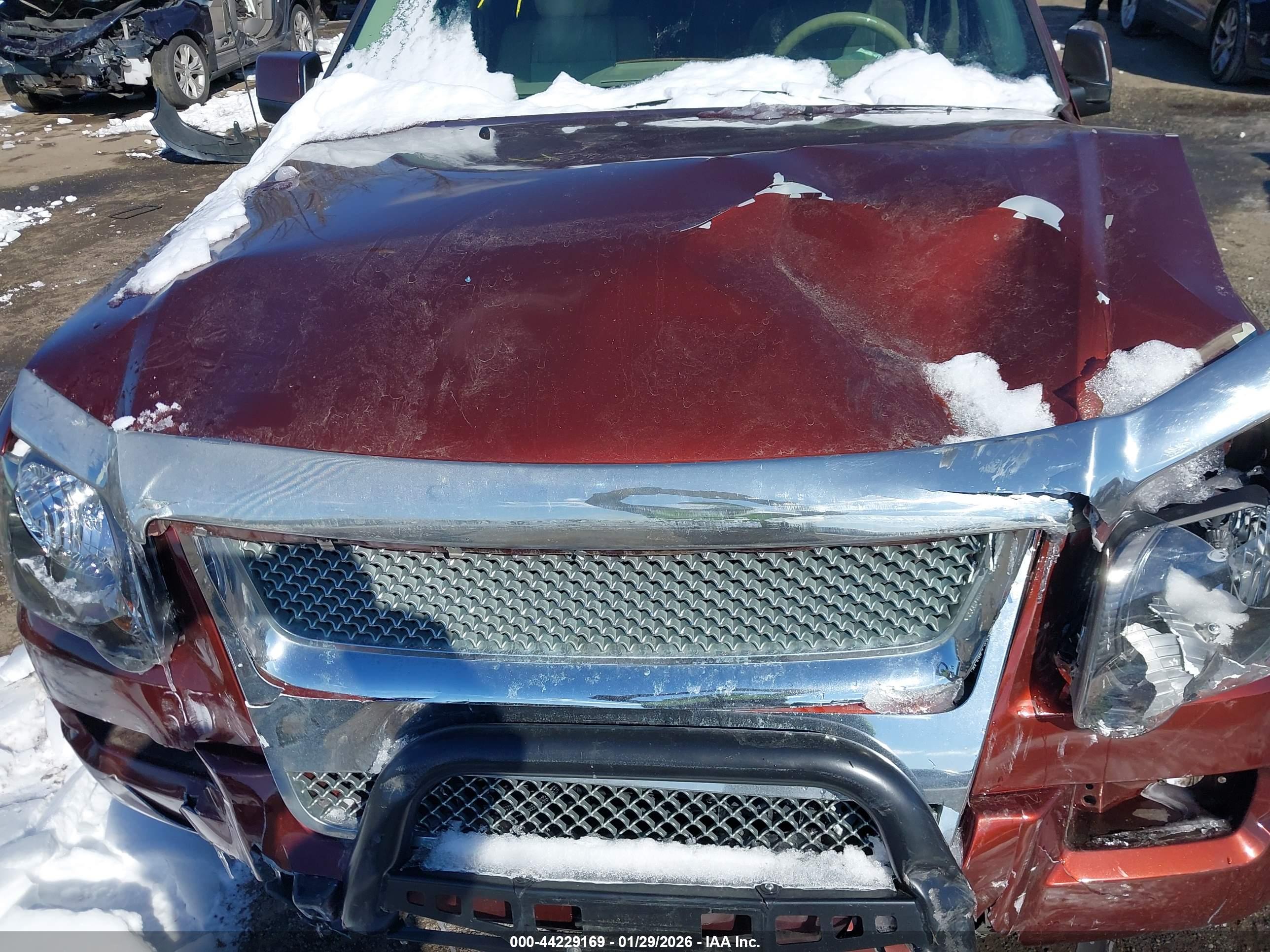 FORD EXPLORER image 10