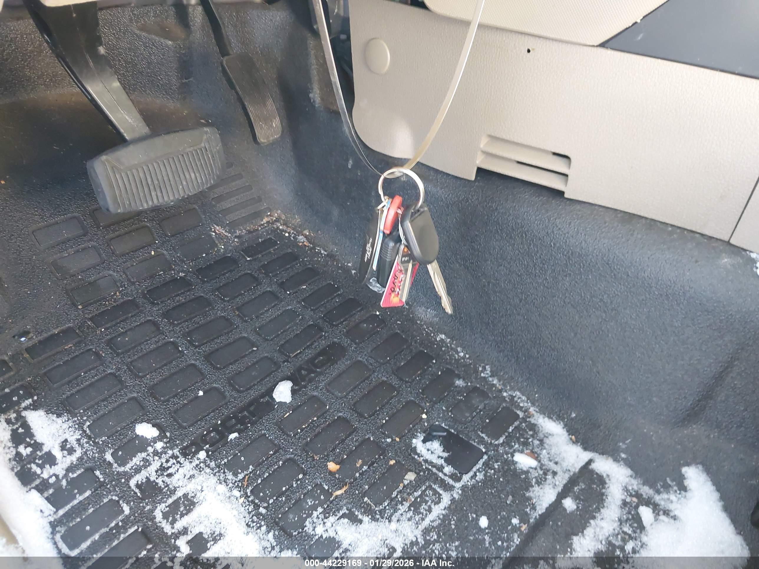 FORD EXPLORER image 11