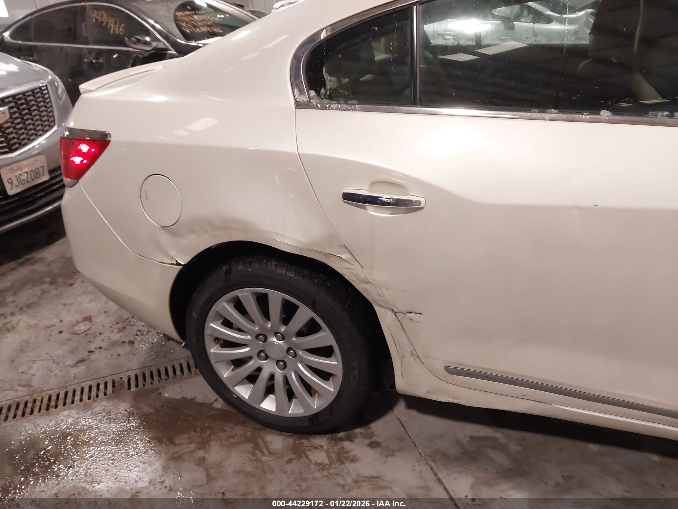 BUICK LACROSSE image 6