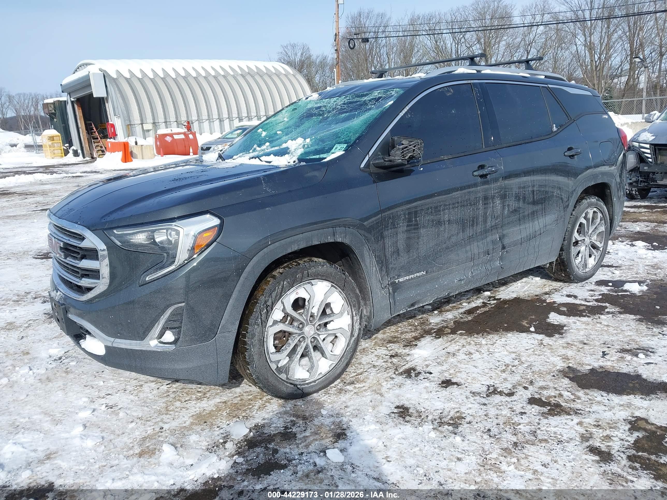GMC TERRAIN image 2