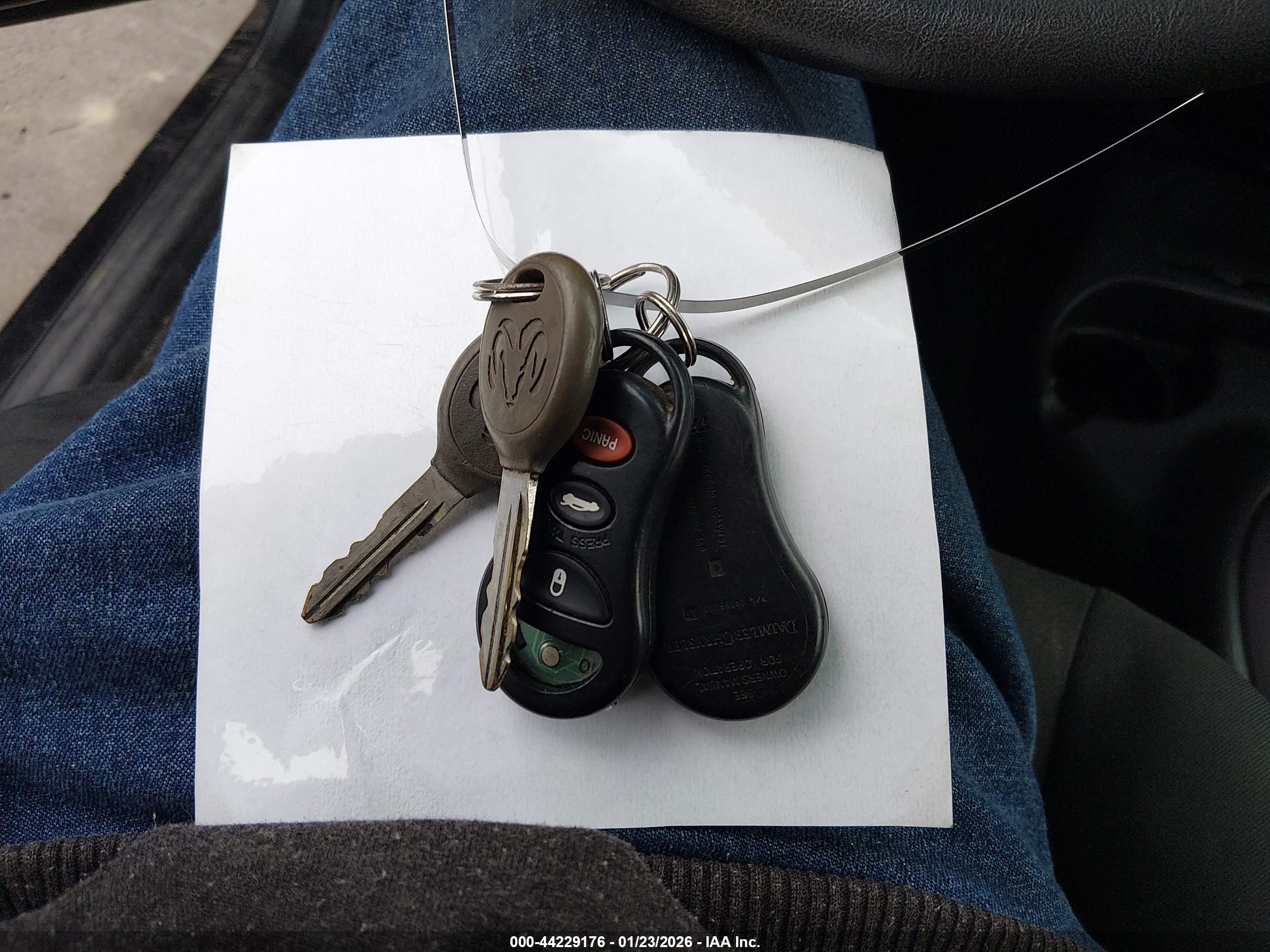 DODGE NEON image 11