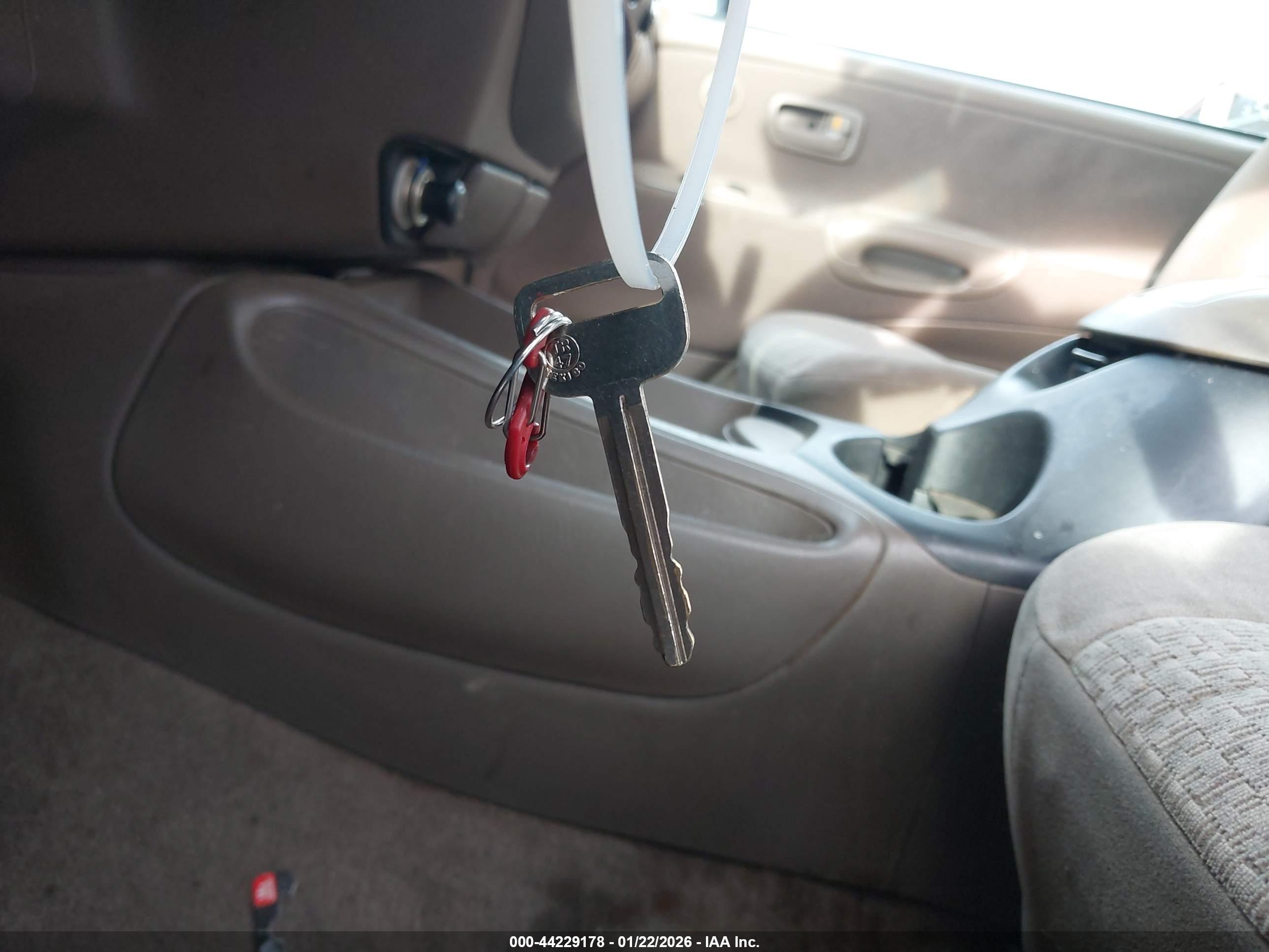TOYOTA TUNDRA image 11