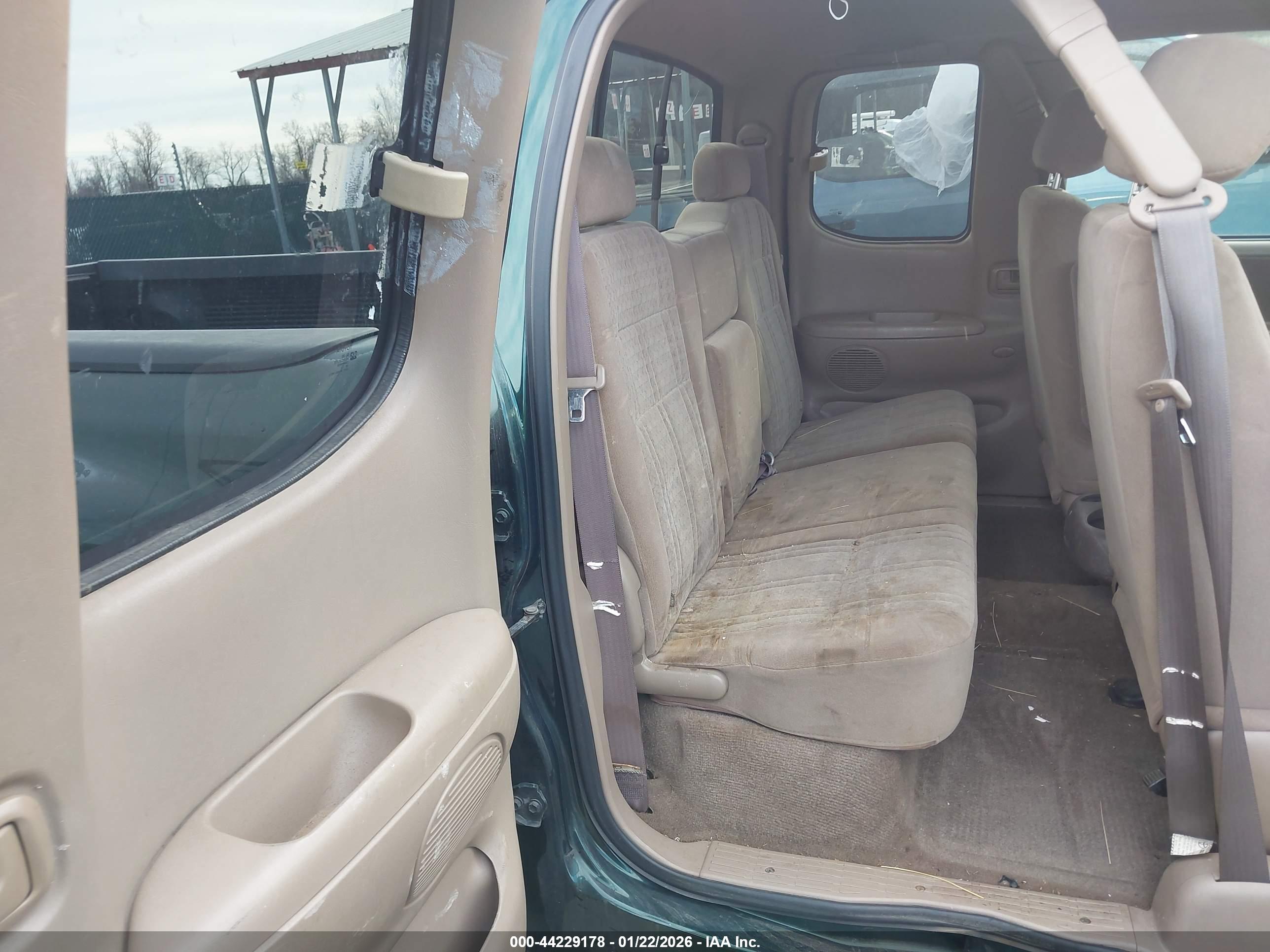 TOYOTA TUNDRA image 8