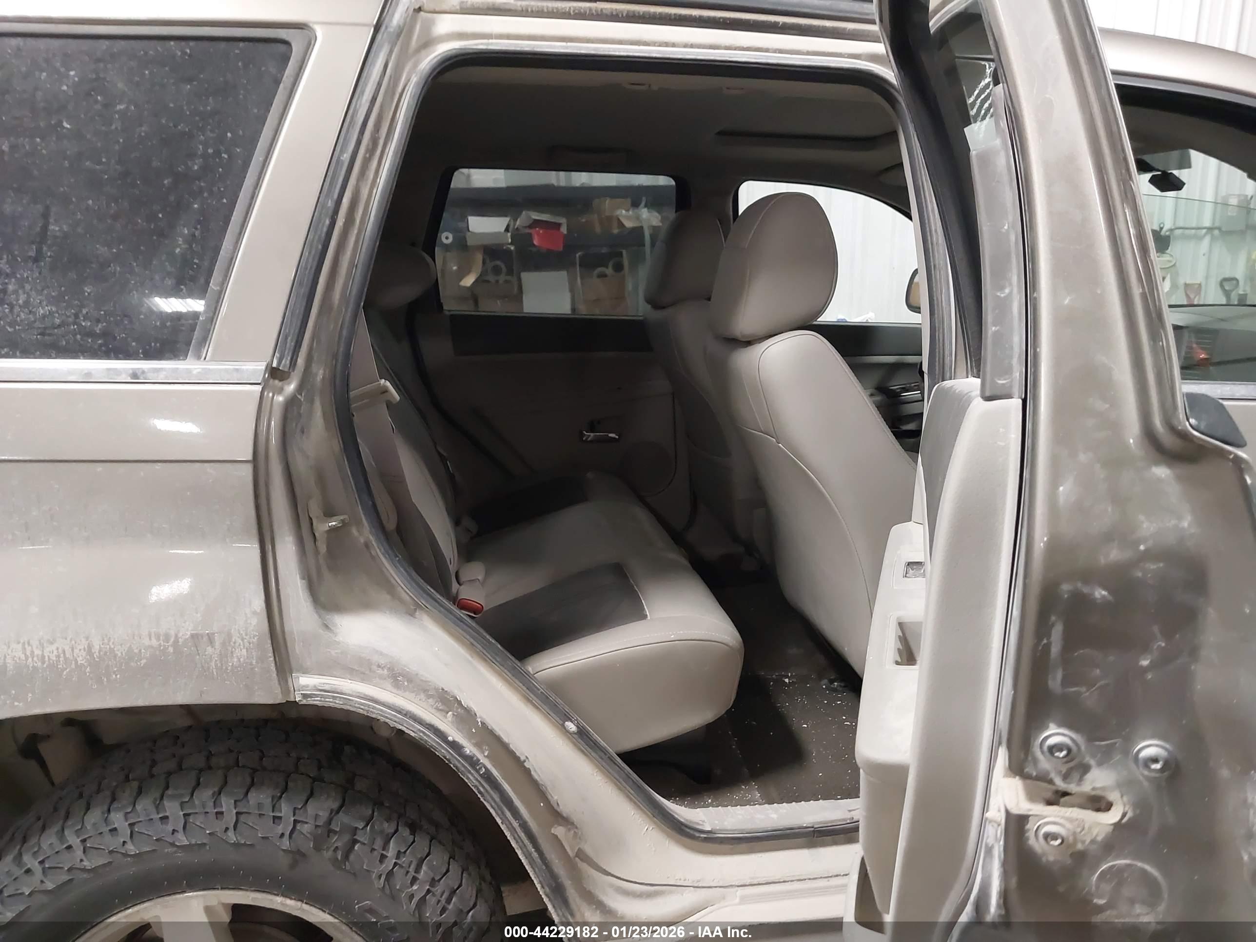 JEEP GRAND image 8