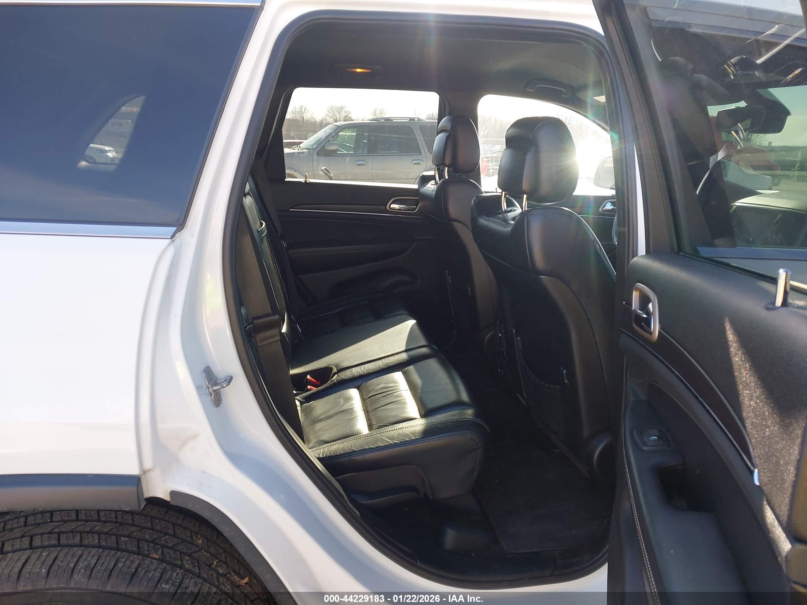 JEEP GRAND image 8