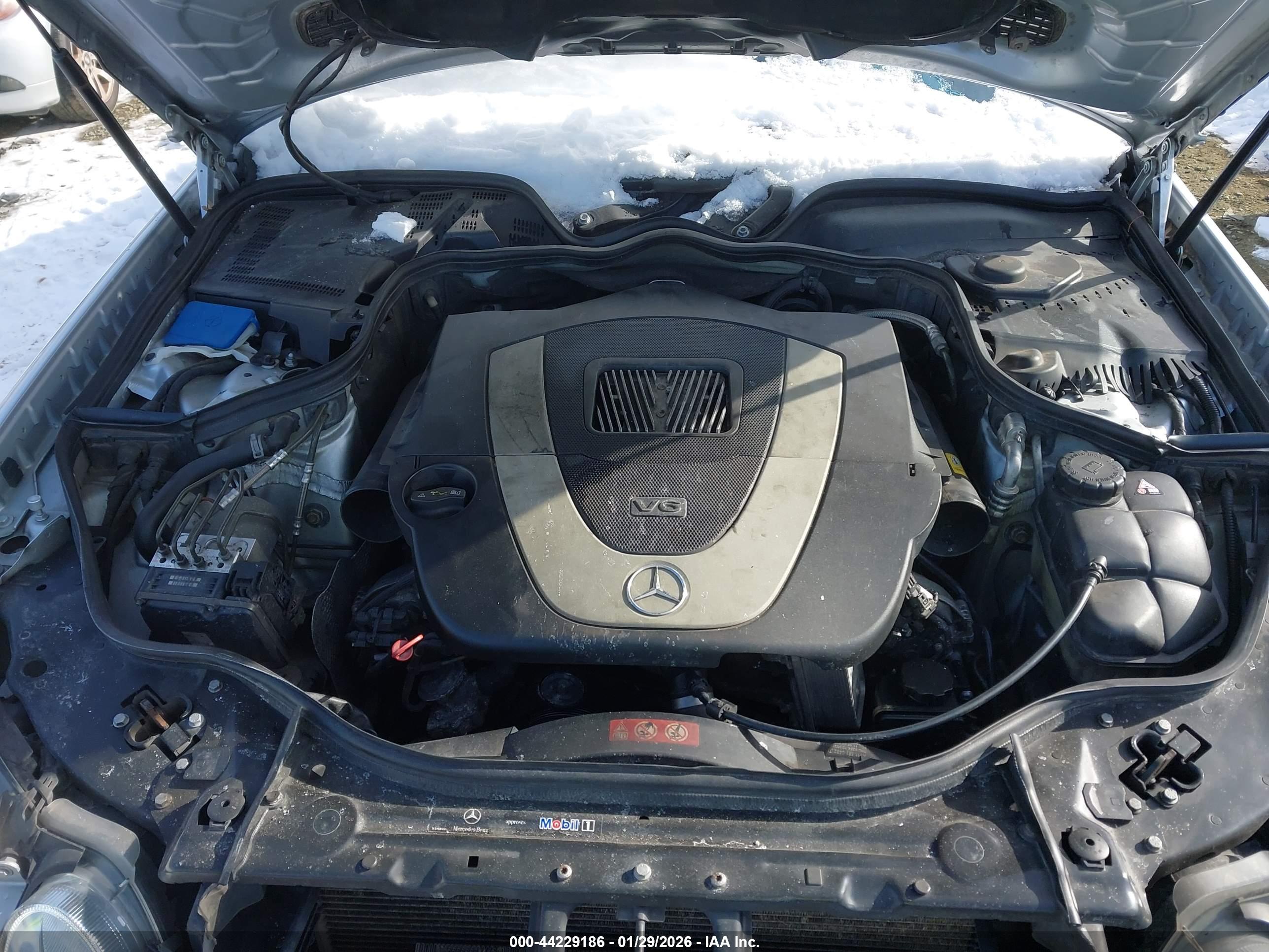 MERCEDES-BENZ E image 10