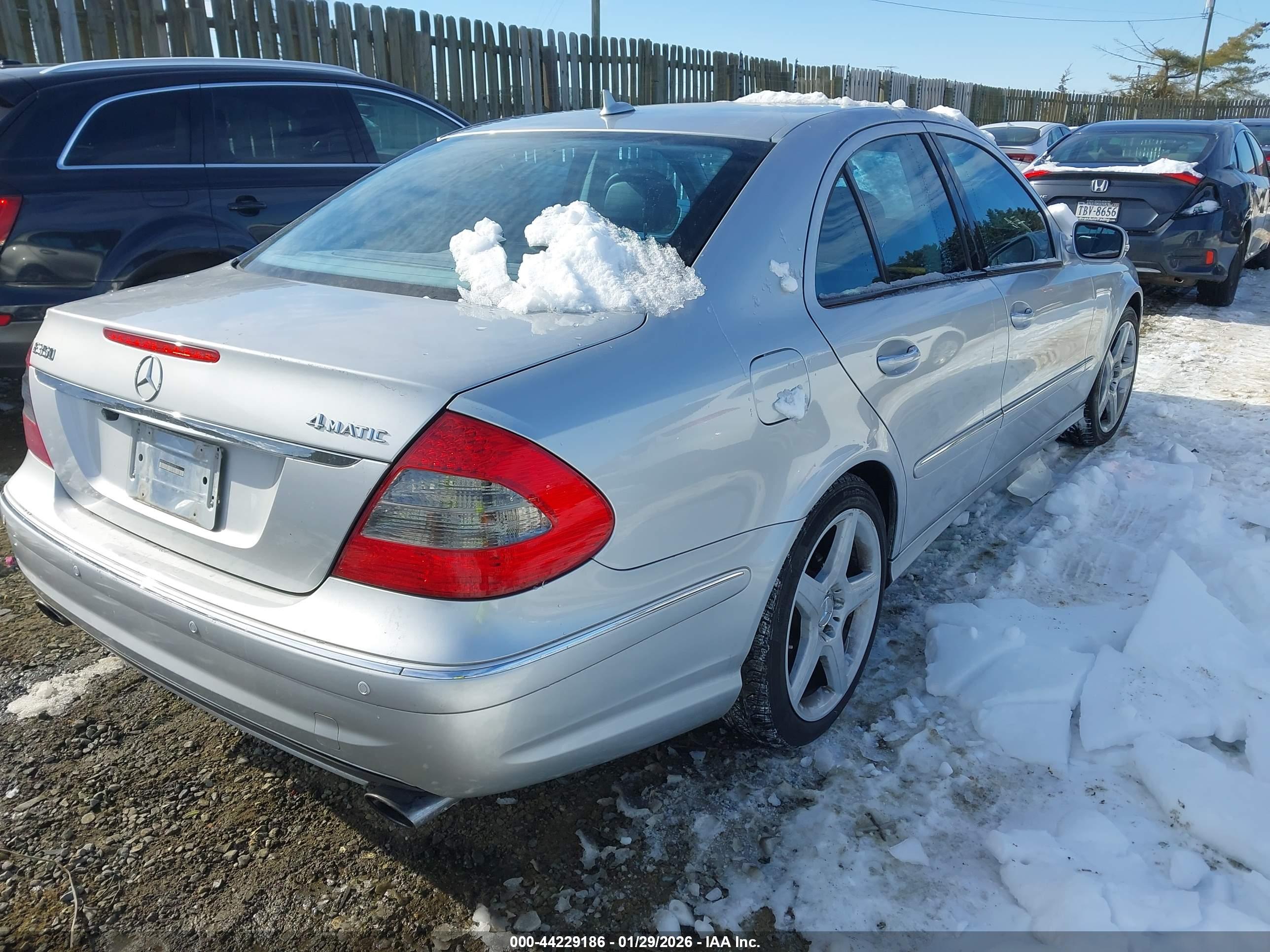 MERCEDES-BENZ E image 4