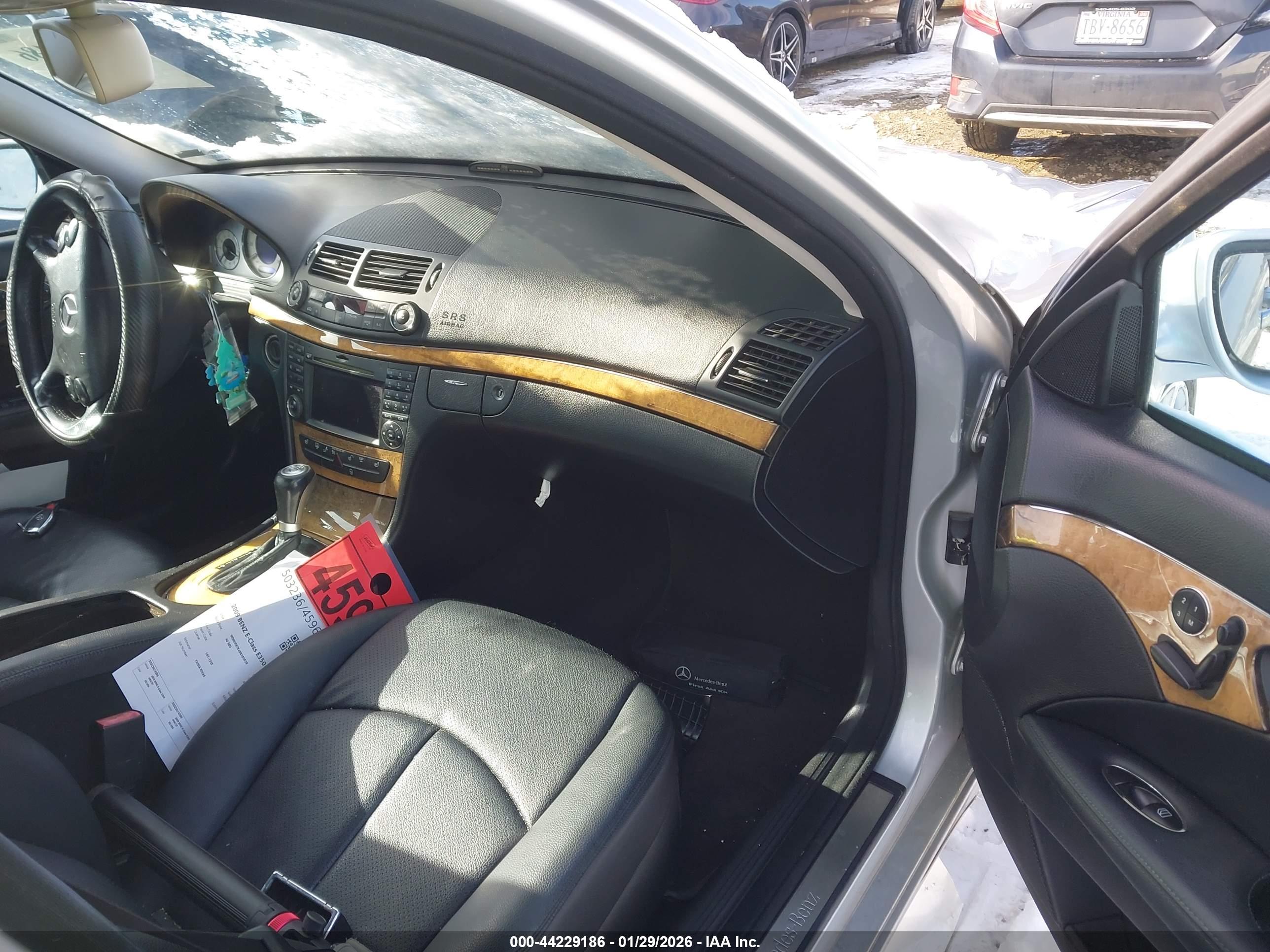 MERCEDES-BENZ E image 5