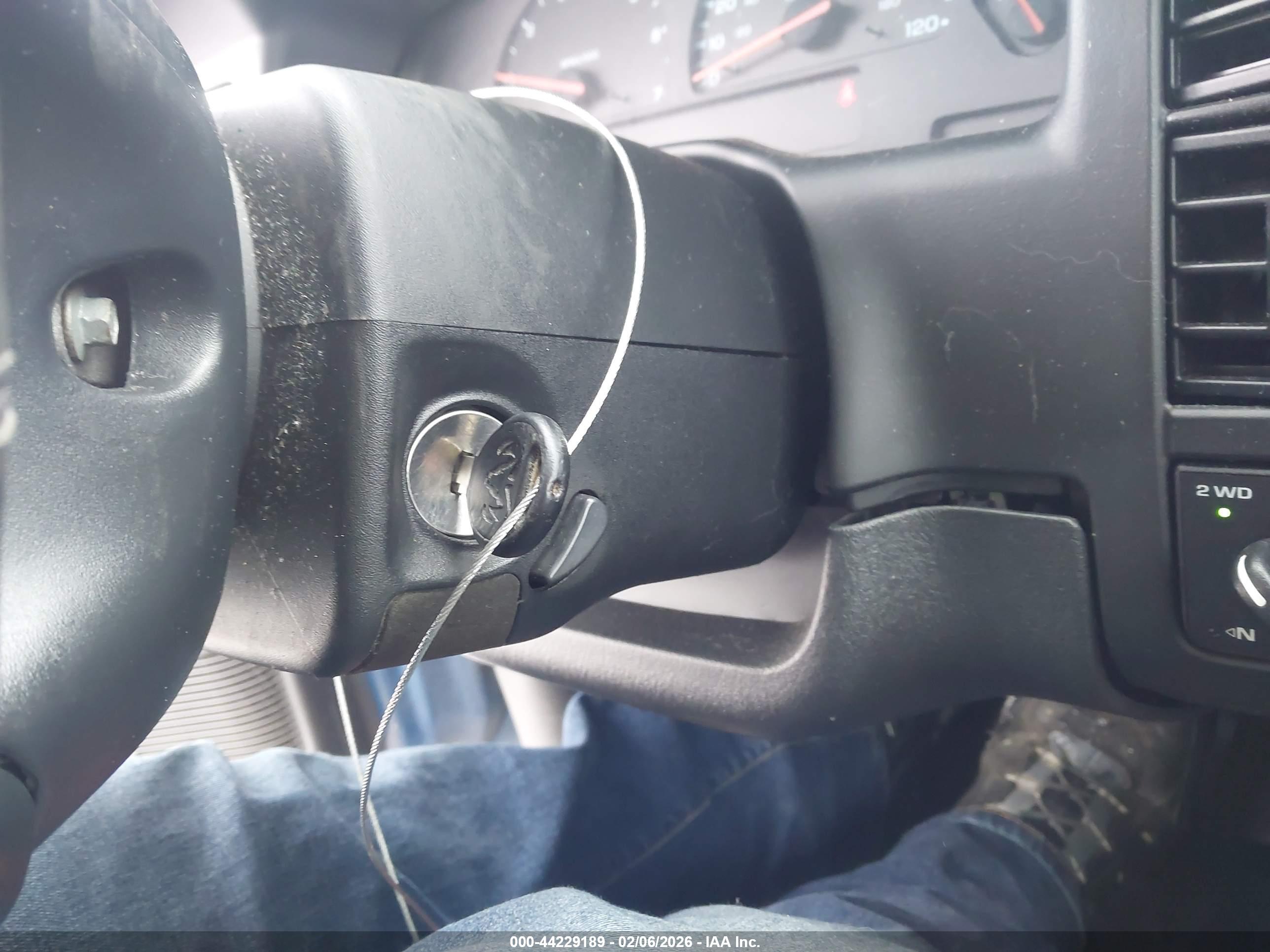 DODGE DAKOTA image 11