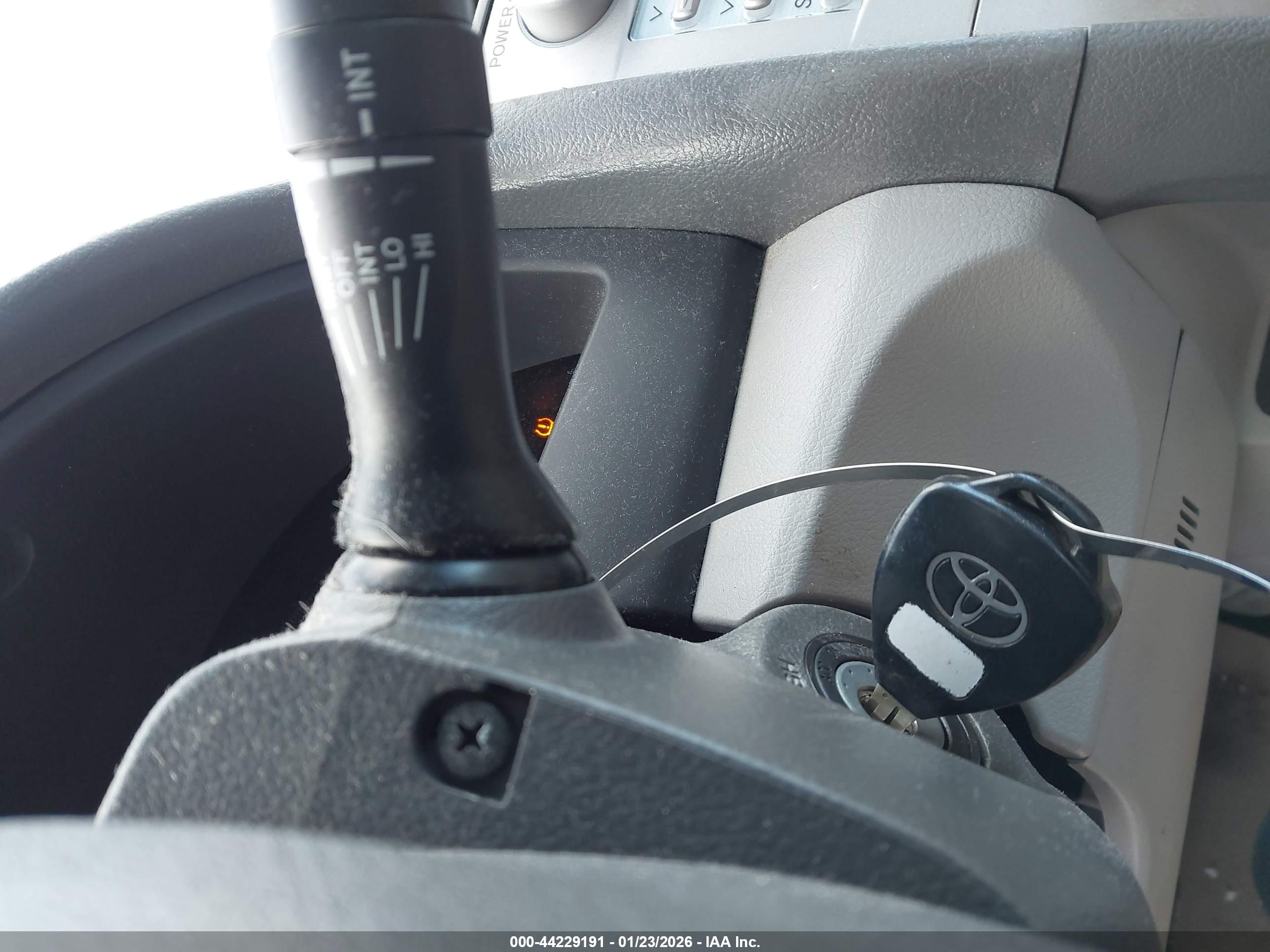 TOYOTA CAMRY image 11