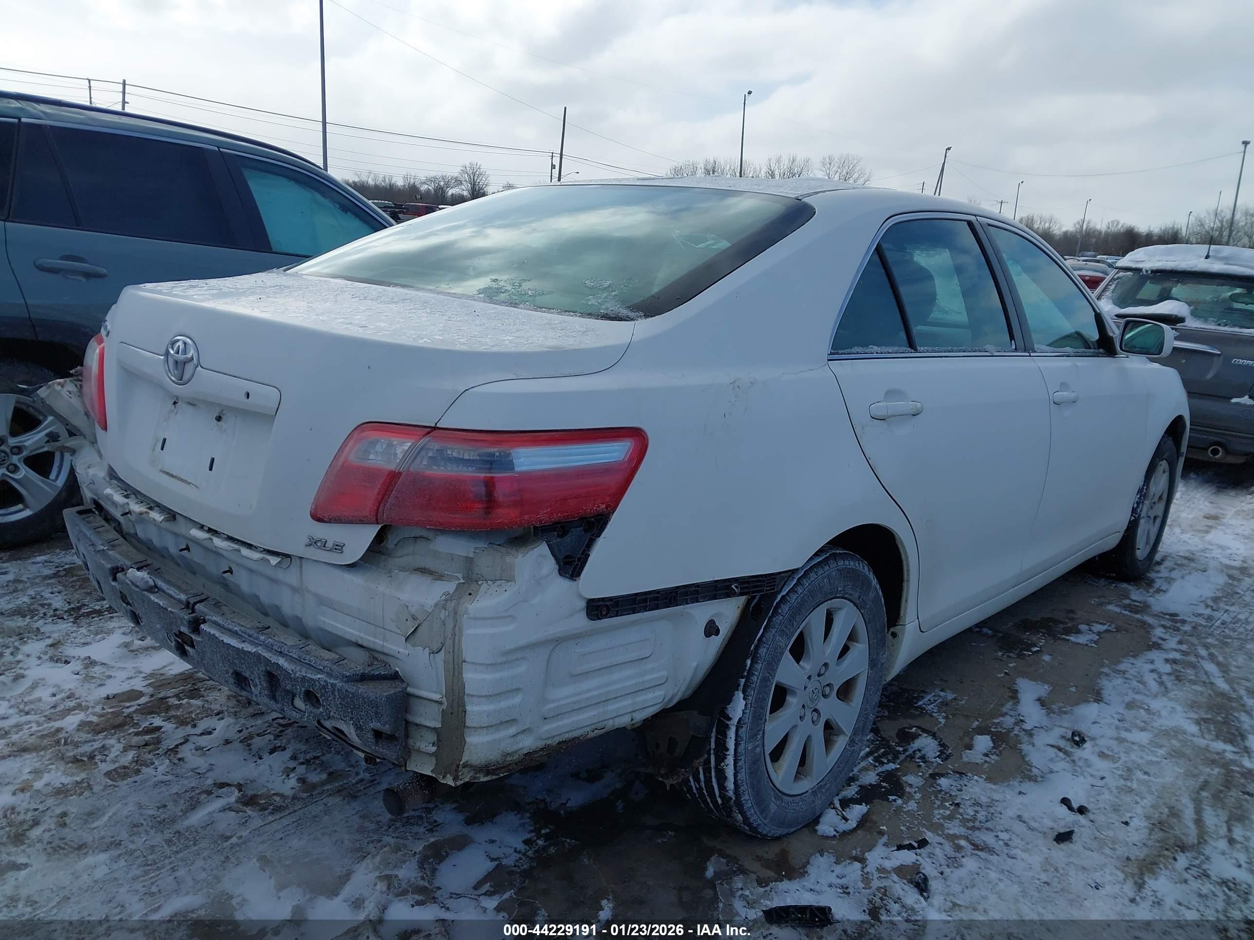 TOYOTA CAMRY image 4