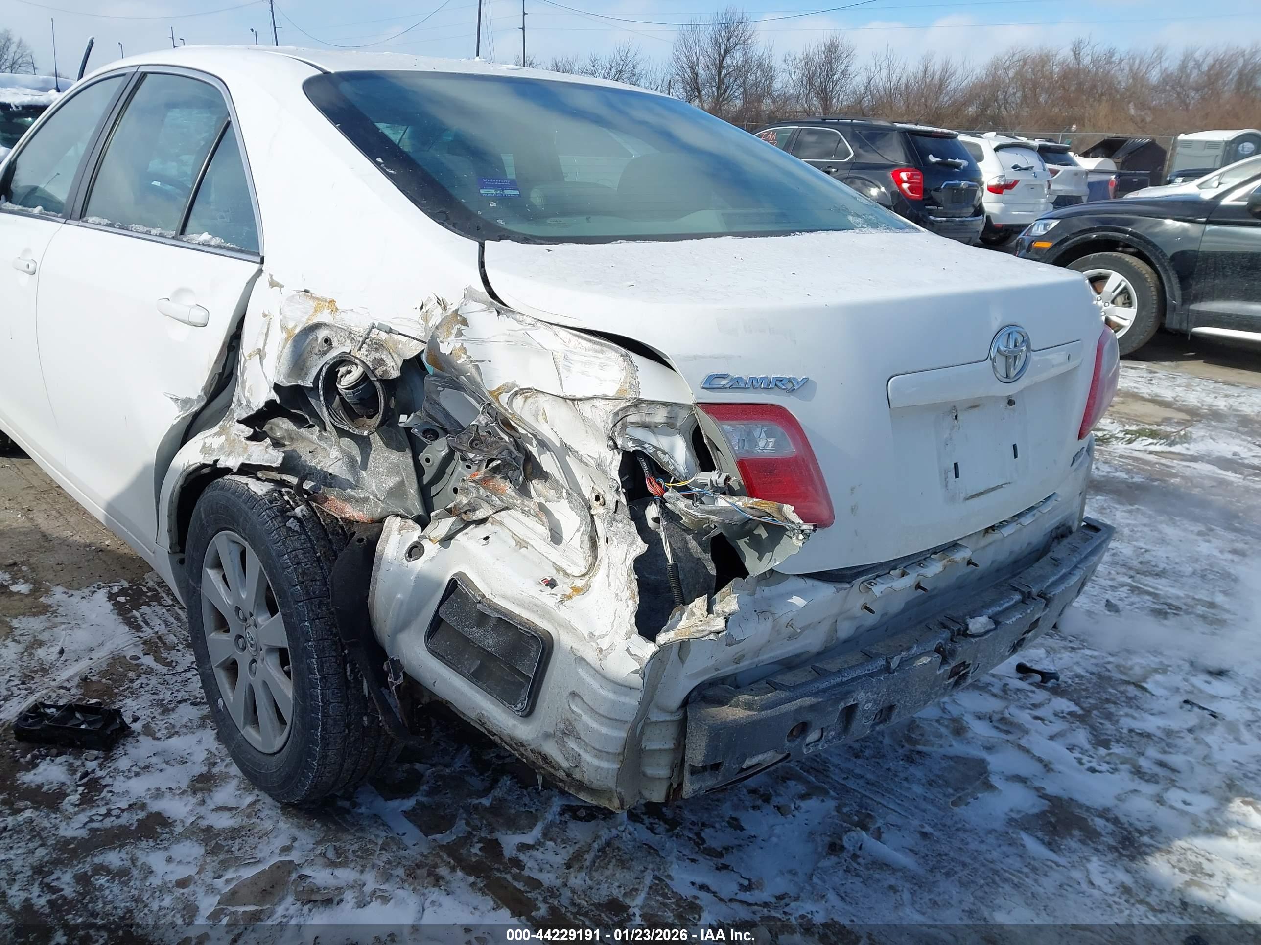 TOYOTA CAMRY image 6