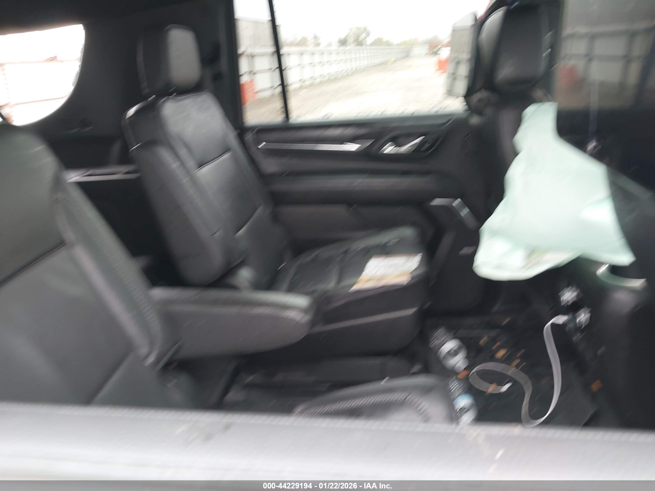 GMC YUKON image 8