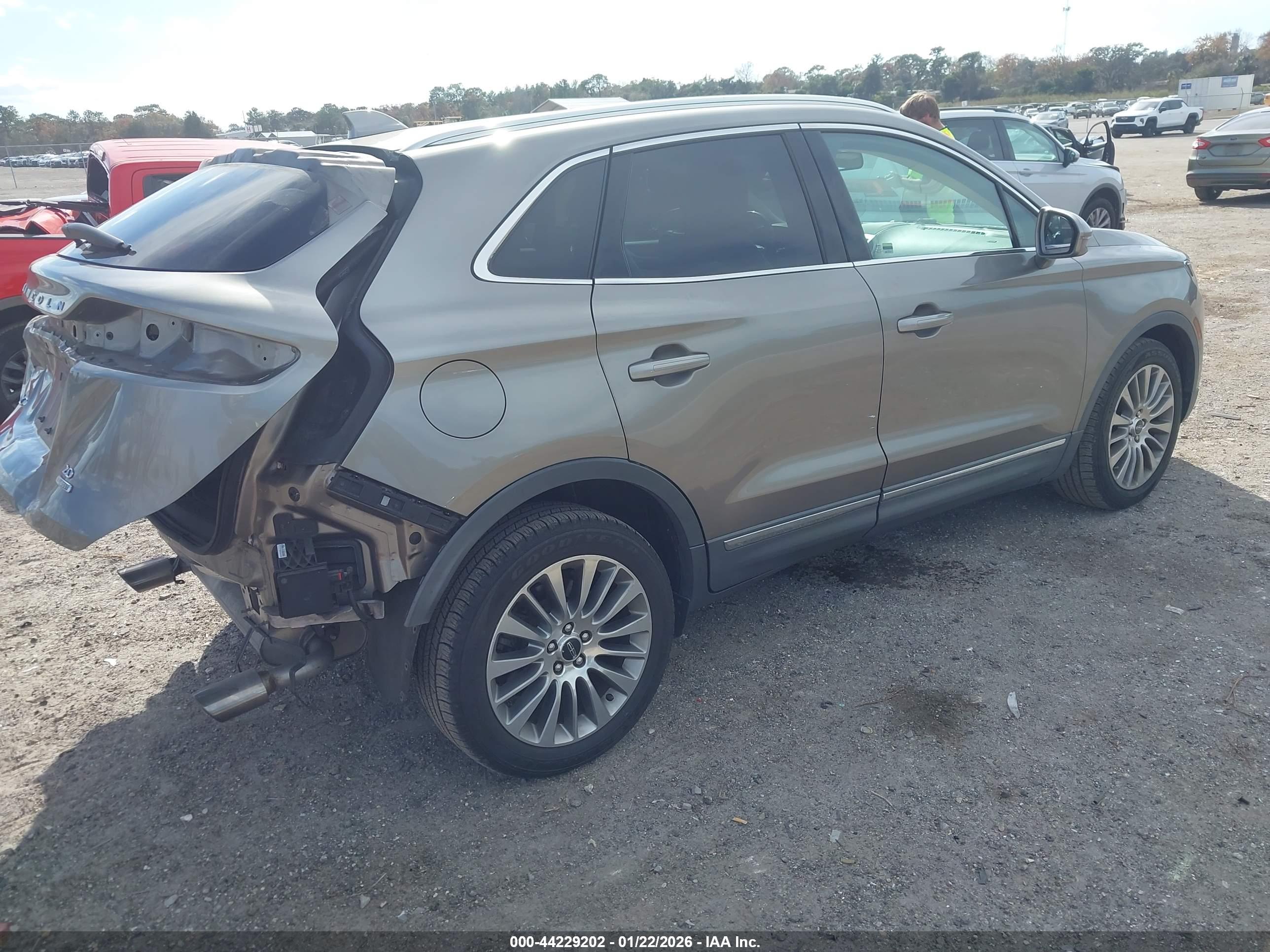 LINCOLN MKC image 4