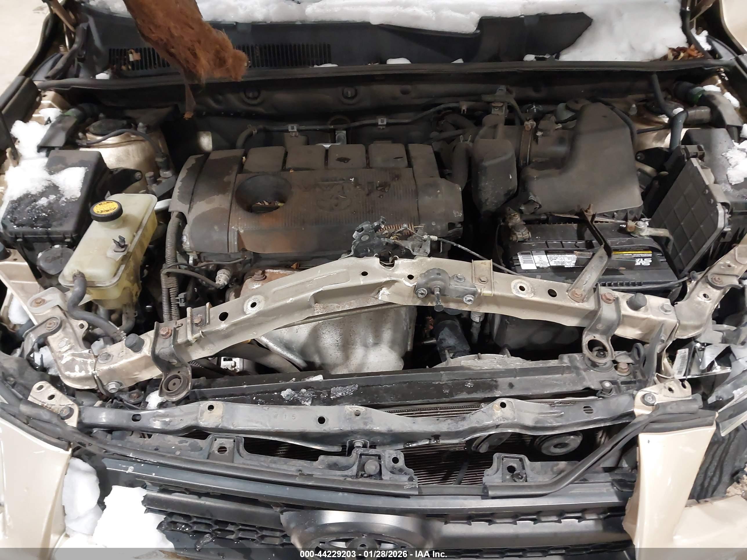 TOYOTA RAV4 image 10
