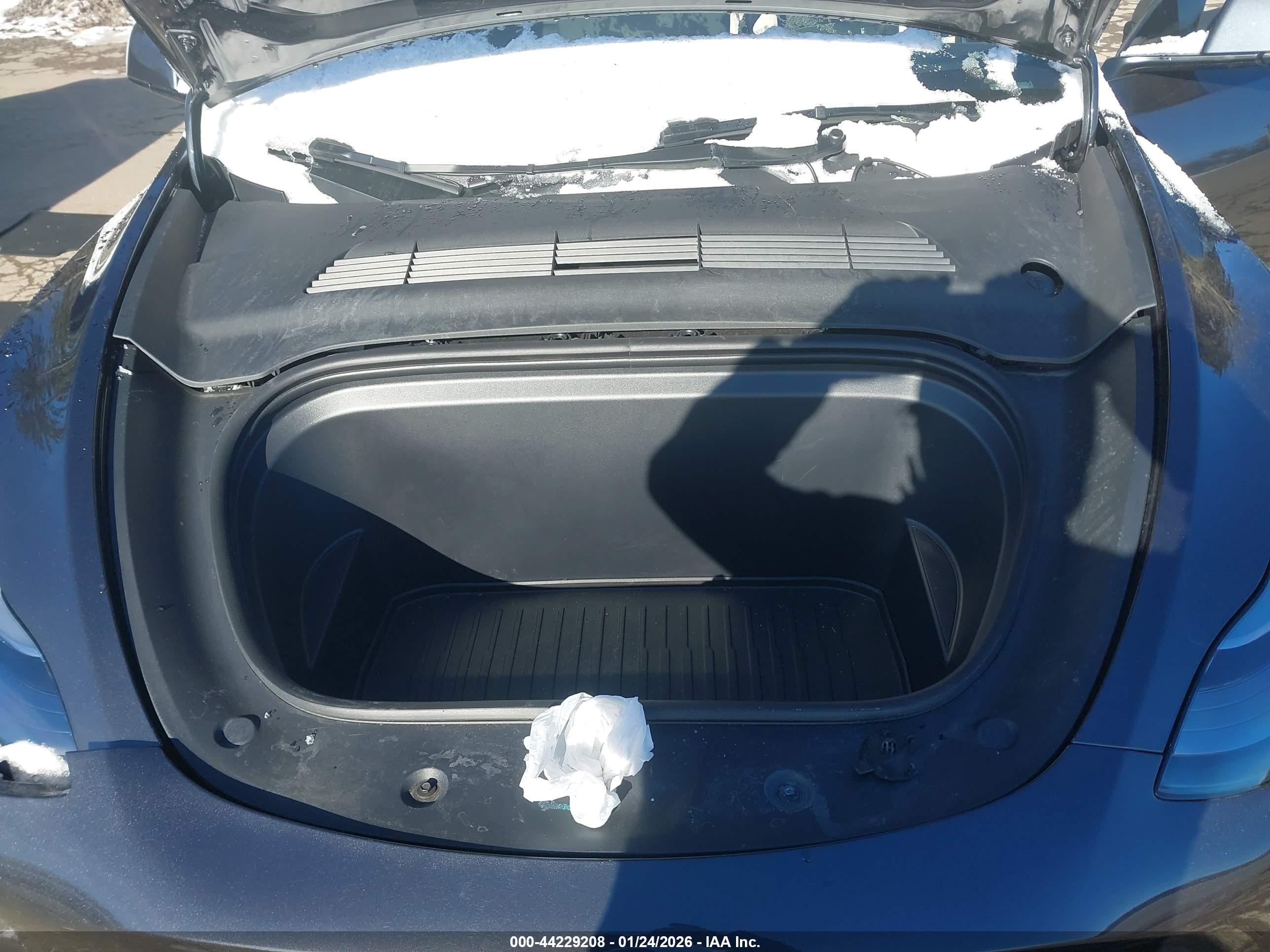TESLA MODEL image 10