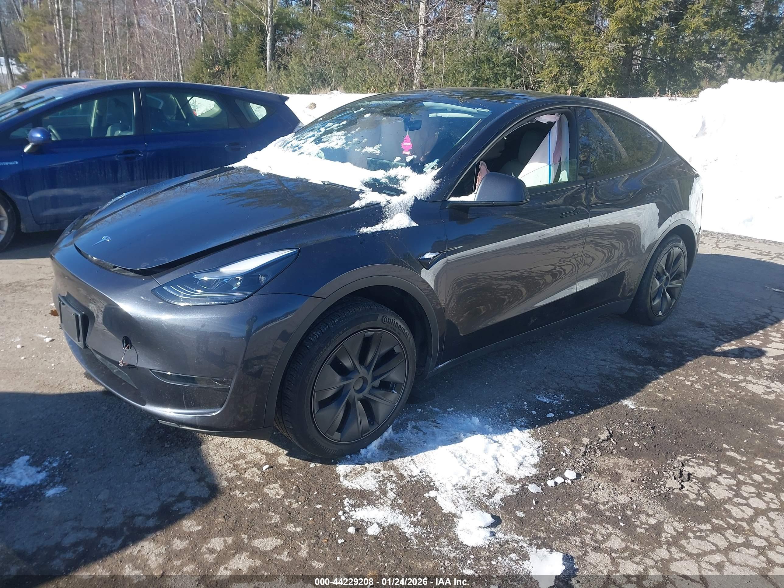 TESLA MODEL image 2