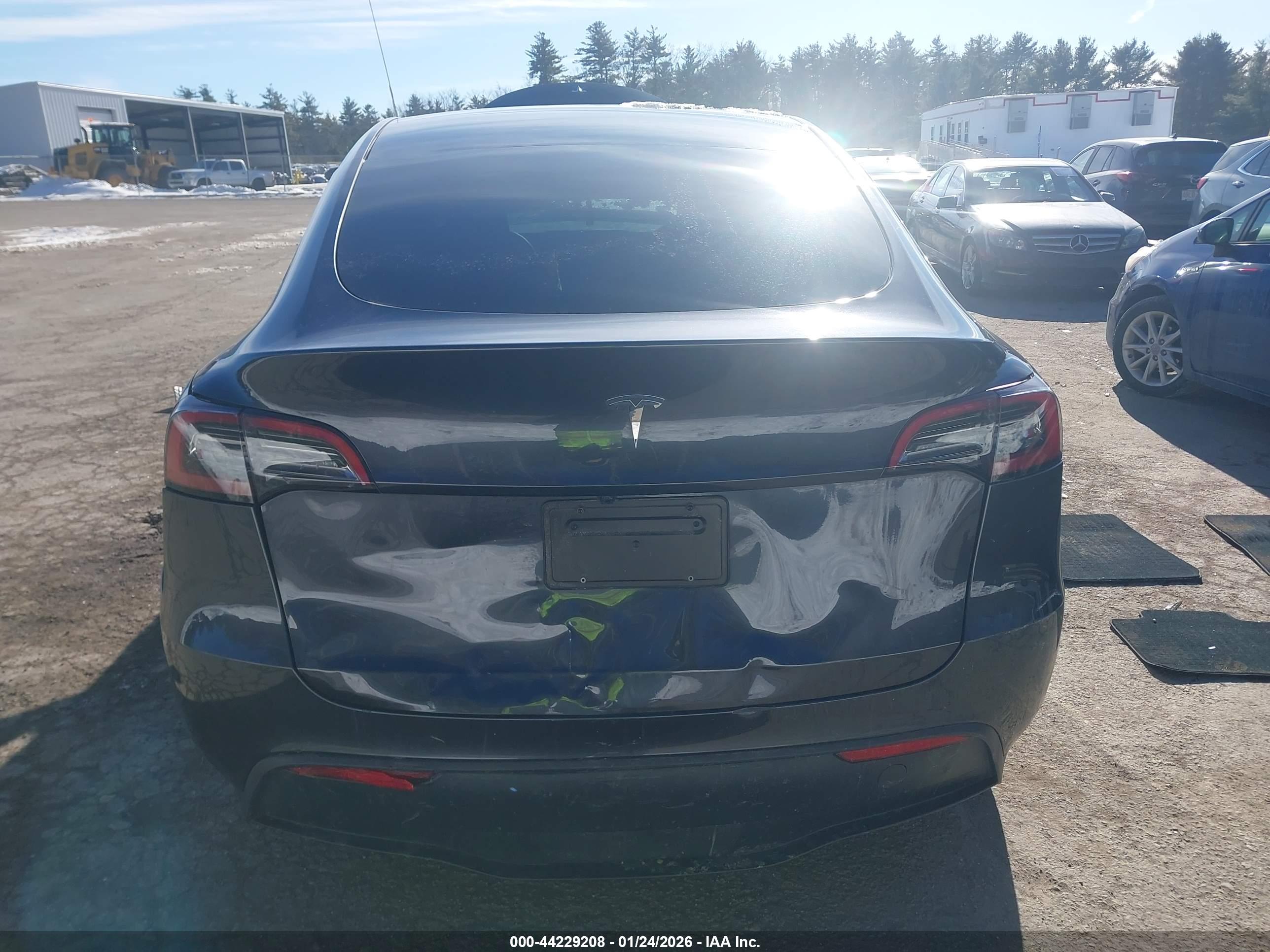 TESLA MODEL image 6