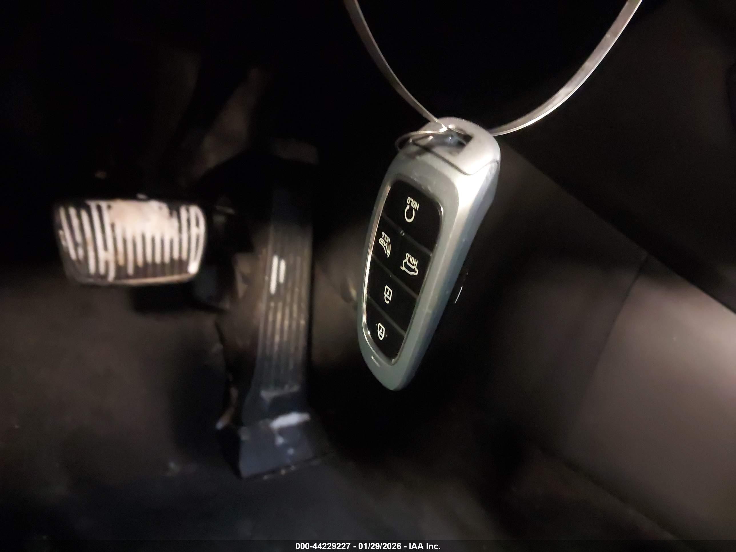 HYUNDAI TUCSON image 11