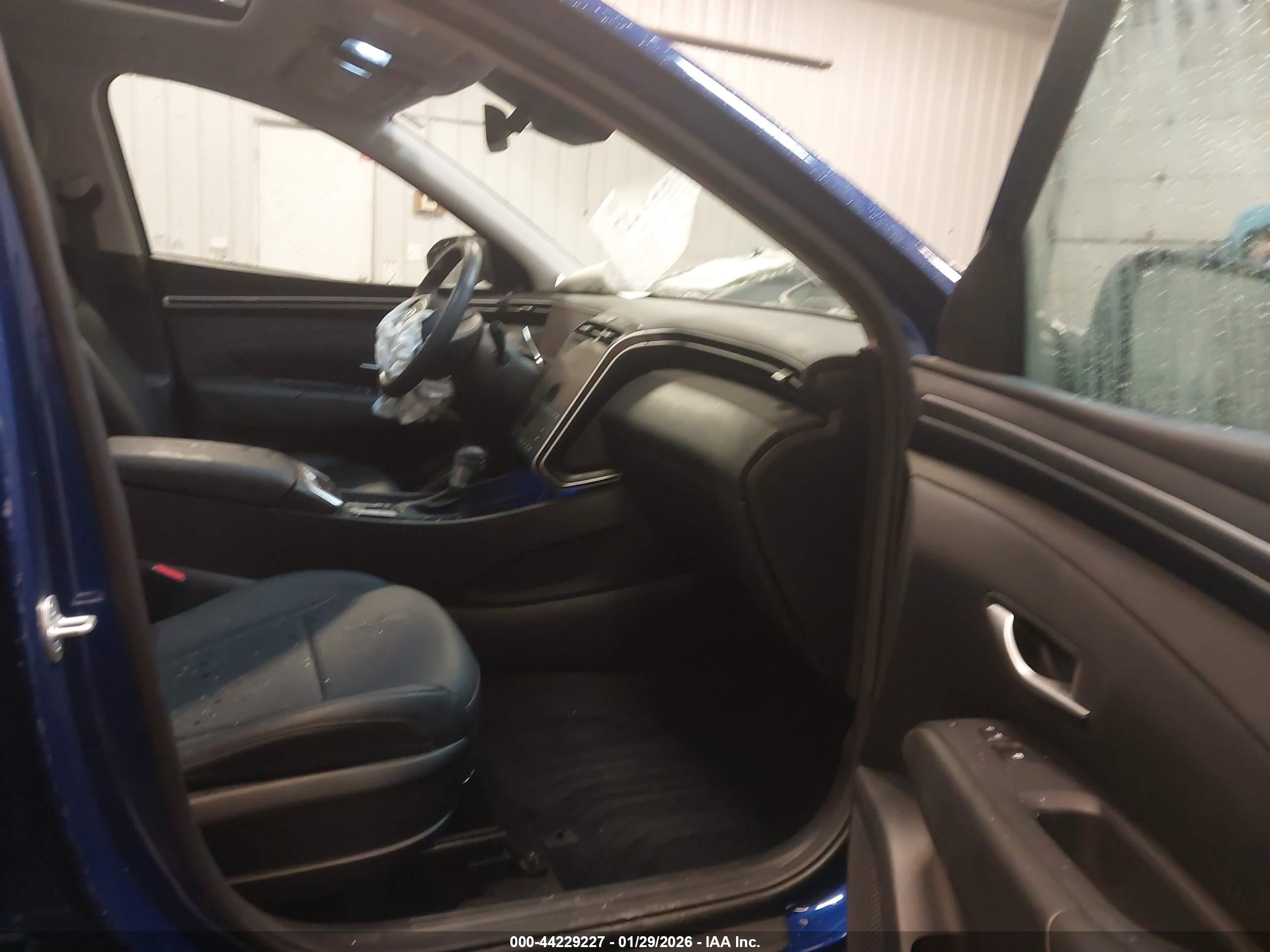 HYUNDAI TUCSON image 5