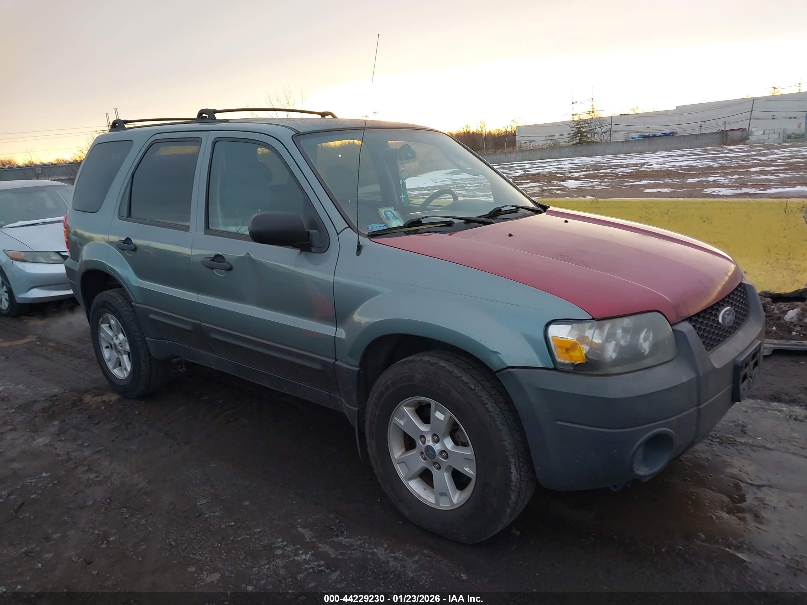 FORD ESCAPE image 6