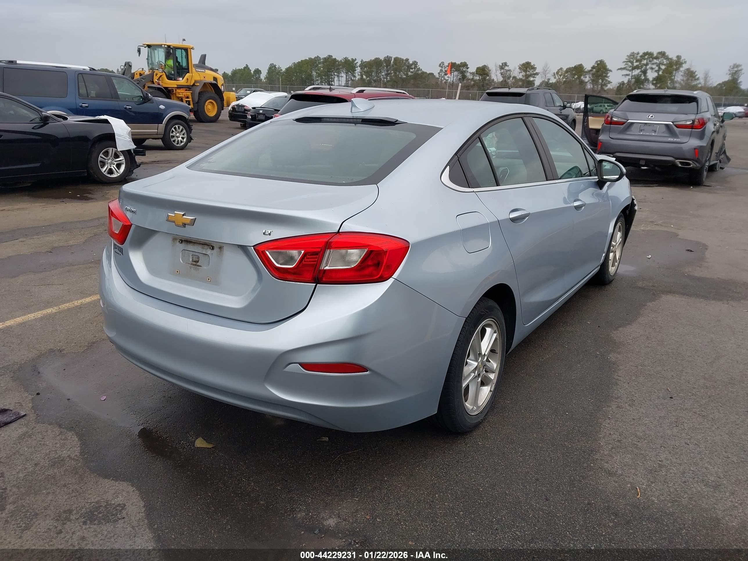CHEVROLET CRUZE image 4