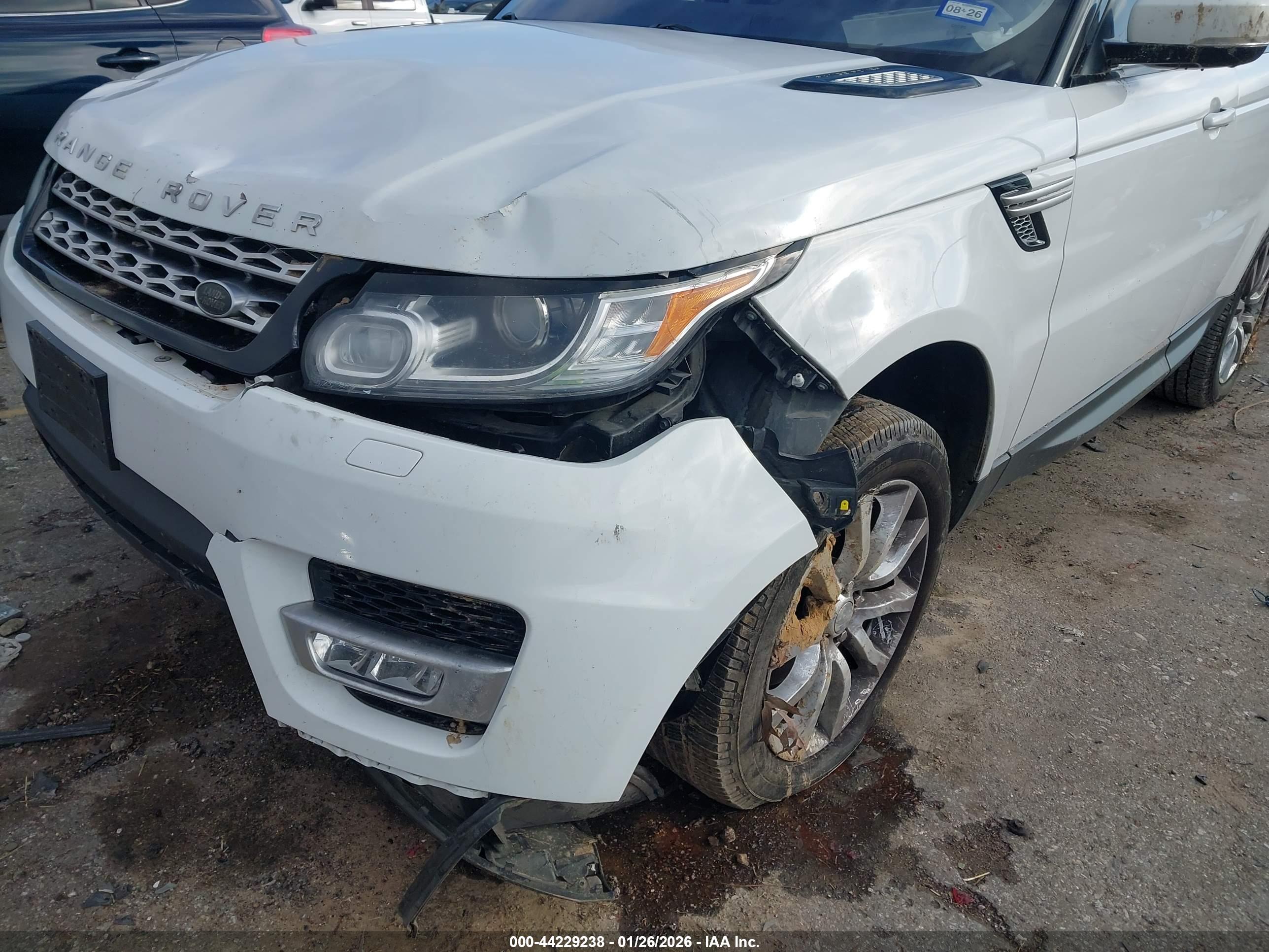 LAND ROVER image 6
