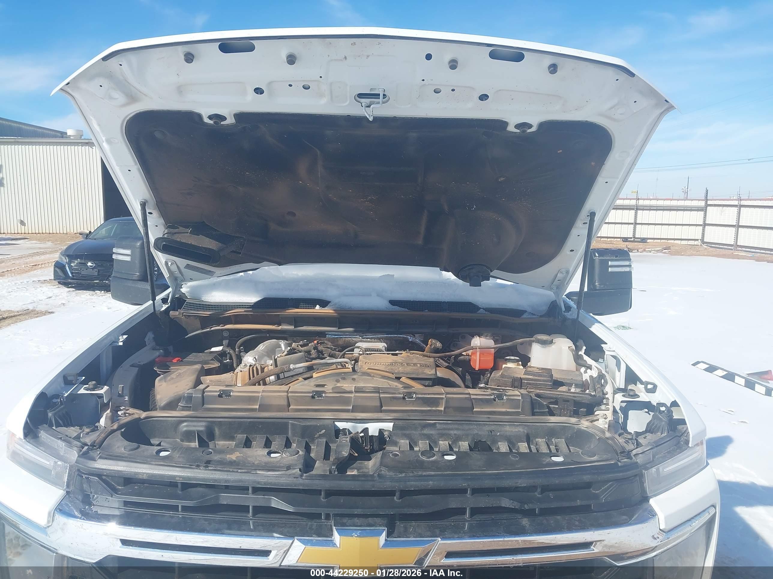 CHEVROLET SILVERADO image 10