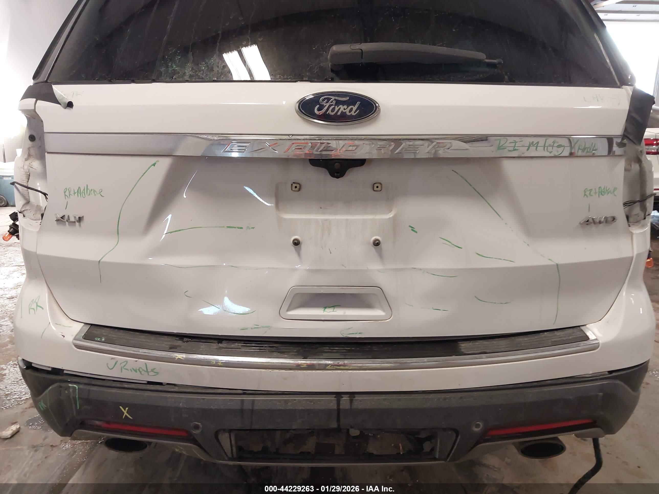 FORD EXPLORER image 6