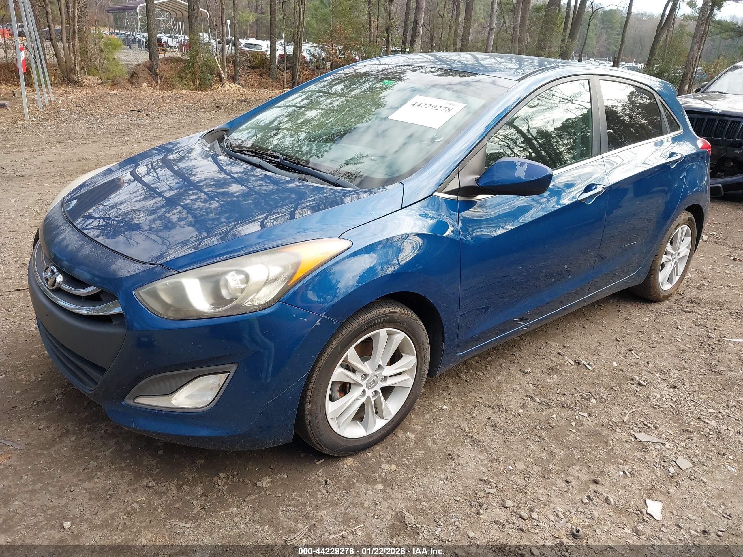 HYUNDAI ELANTRA image 2