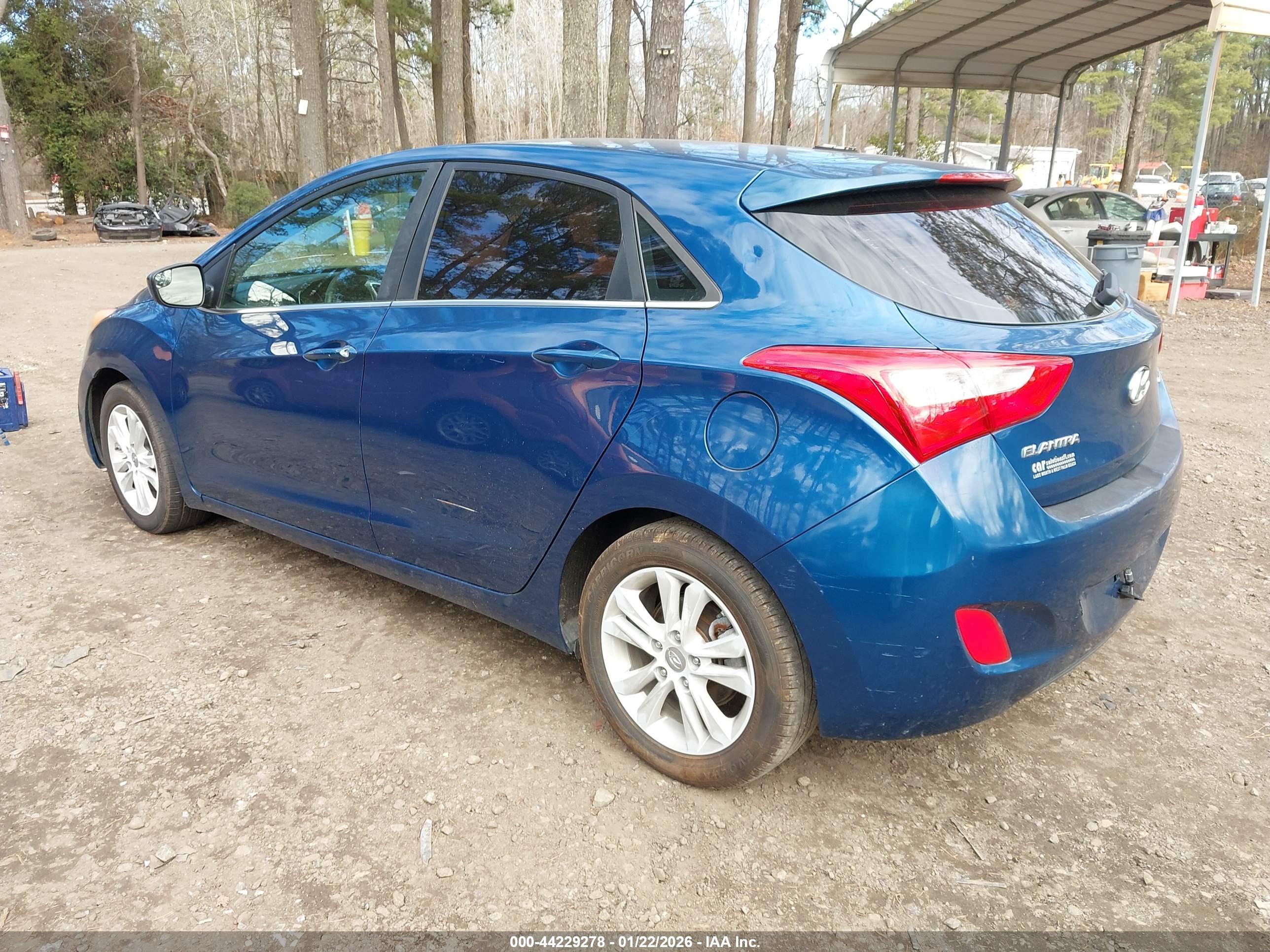 HYUNDAI ELANTRA image 3