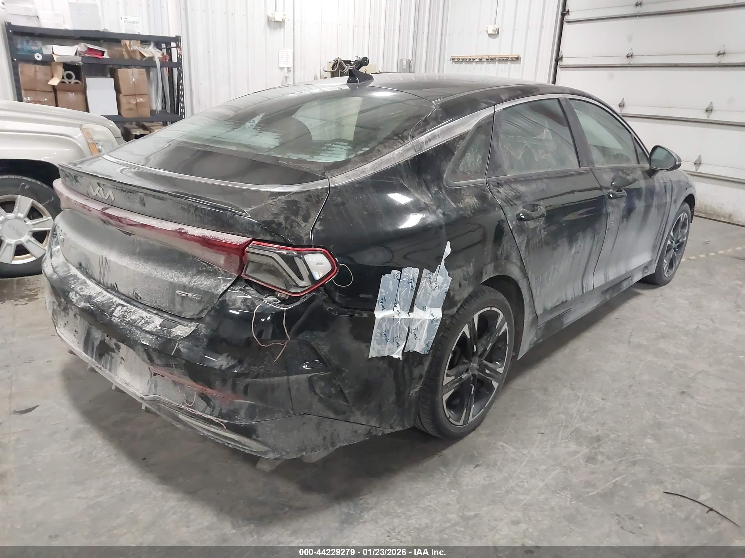 KIA K5 image 4